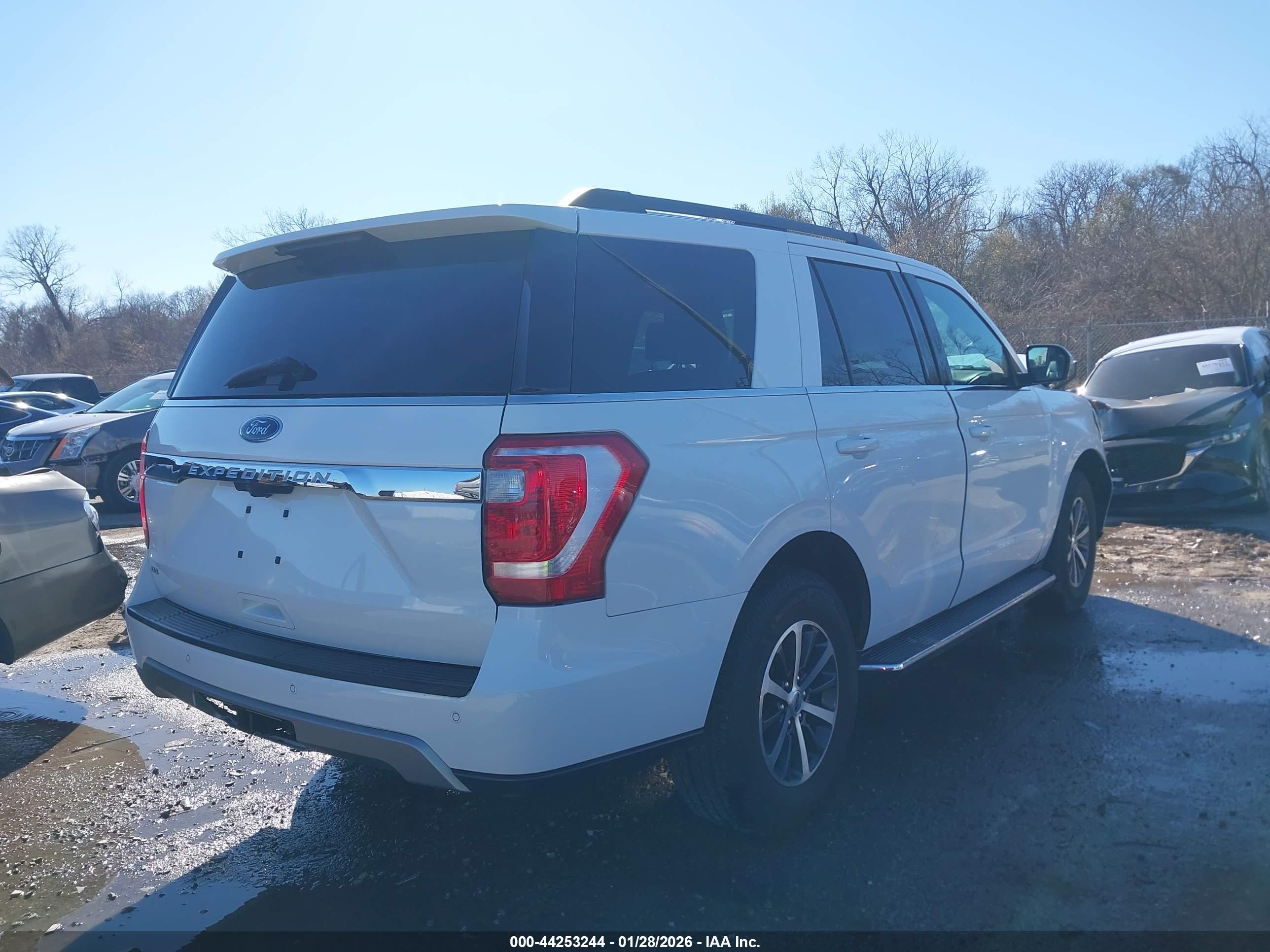 FORD EXPEDITION image 4