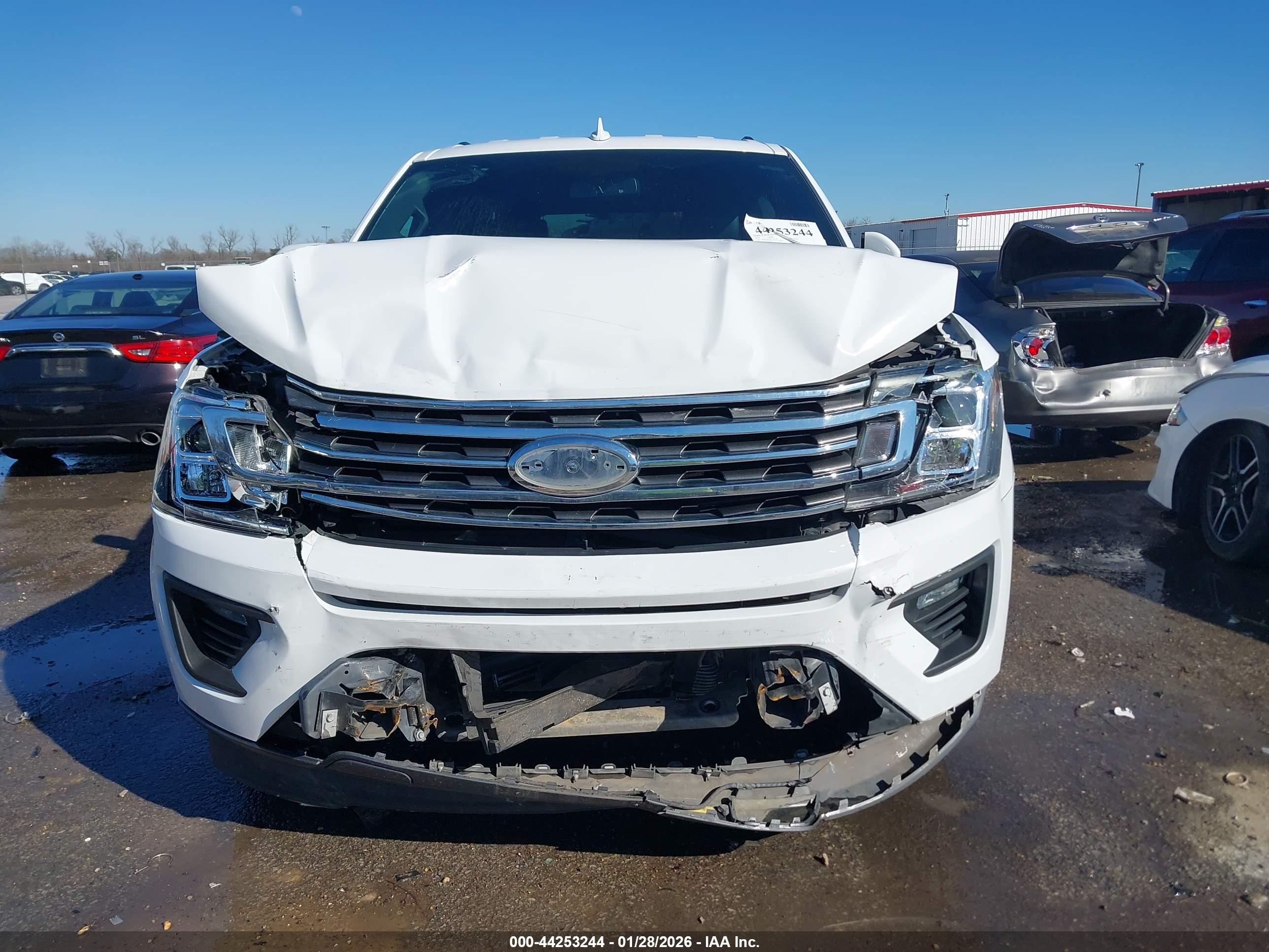 FORD EXPEDITION image 6