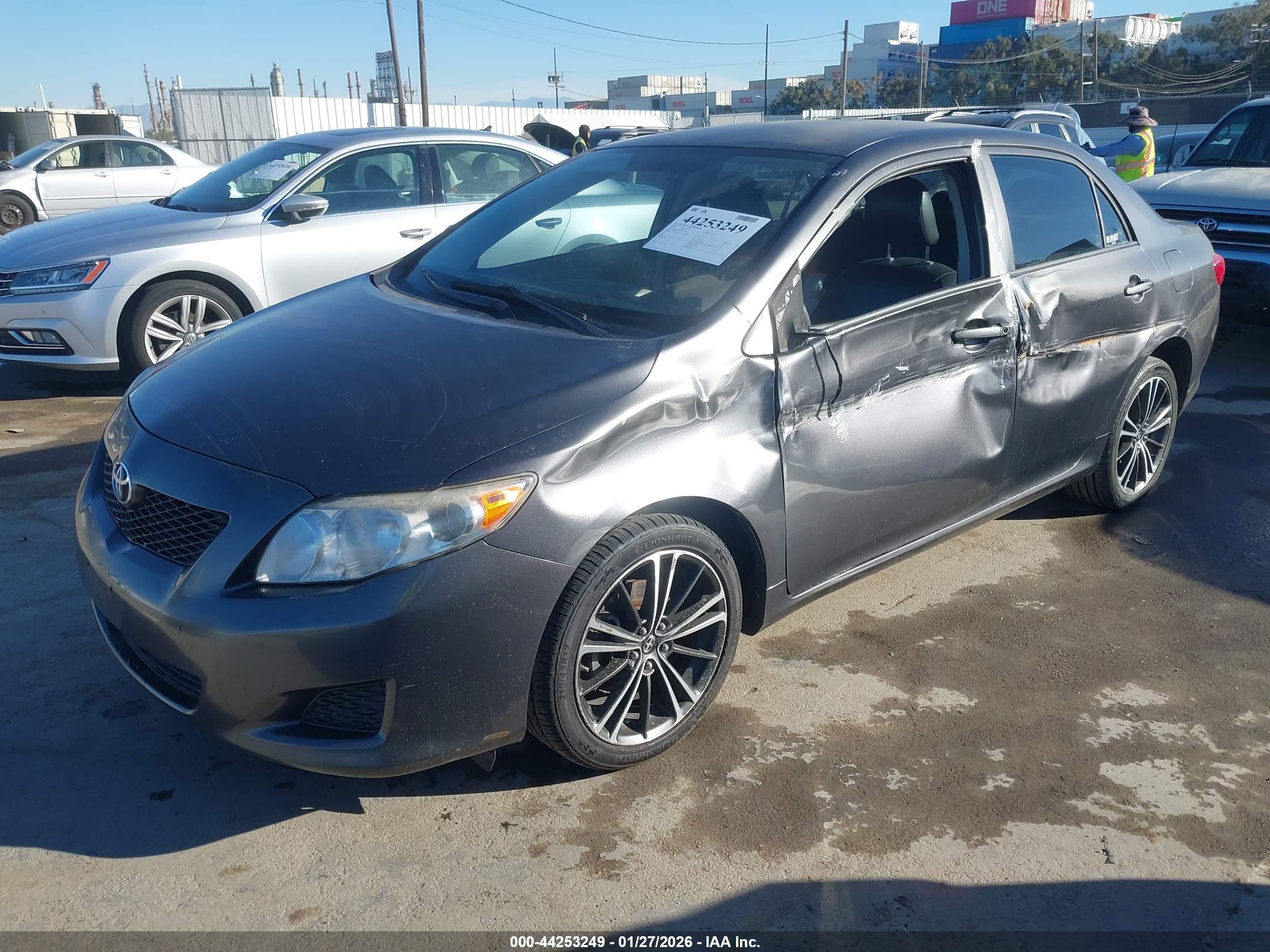 TOYOTA COROLLA image 2
