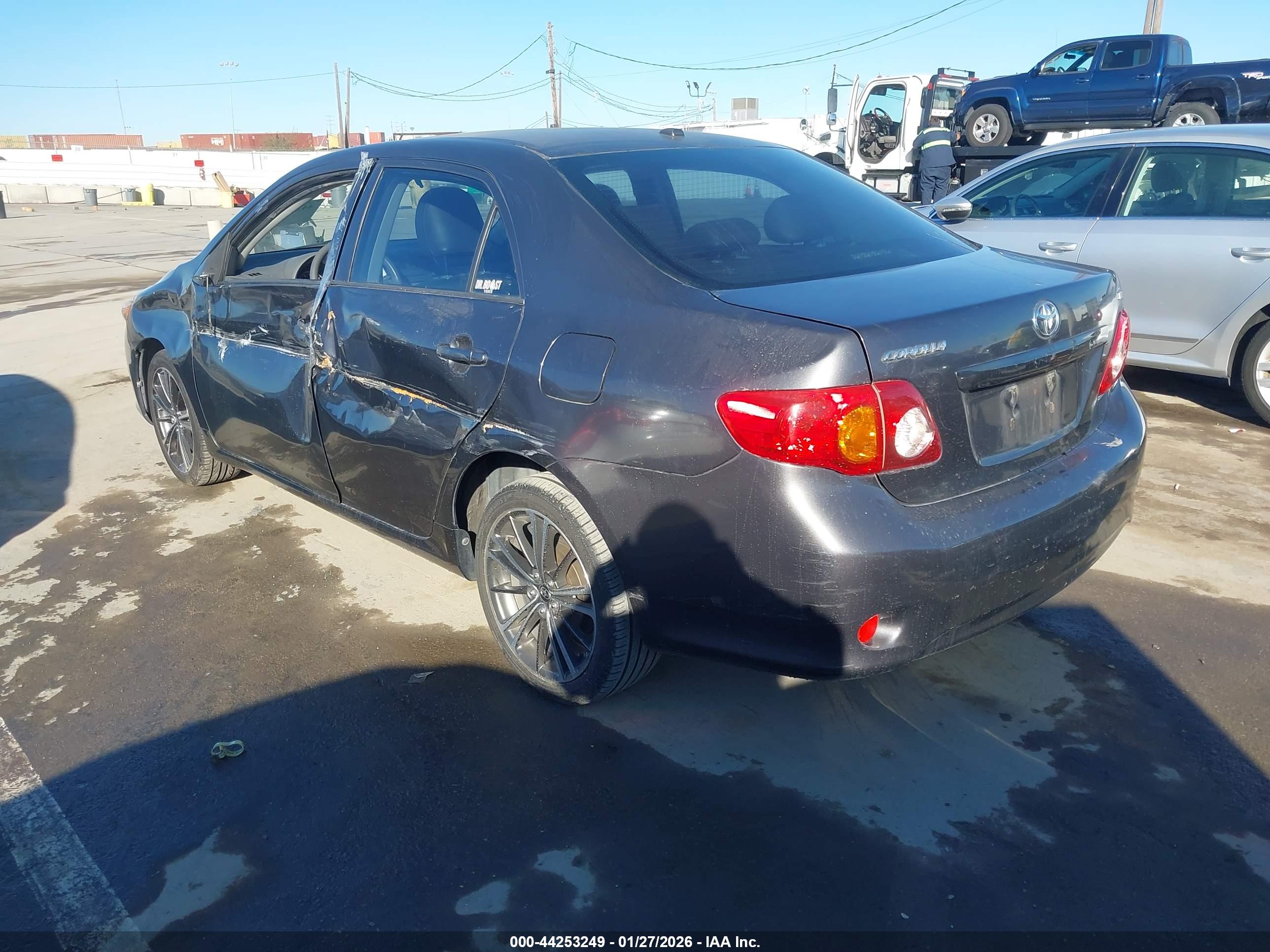 TOYOTA COROLLA image 3