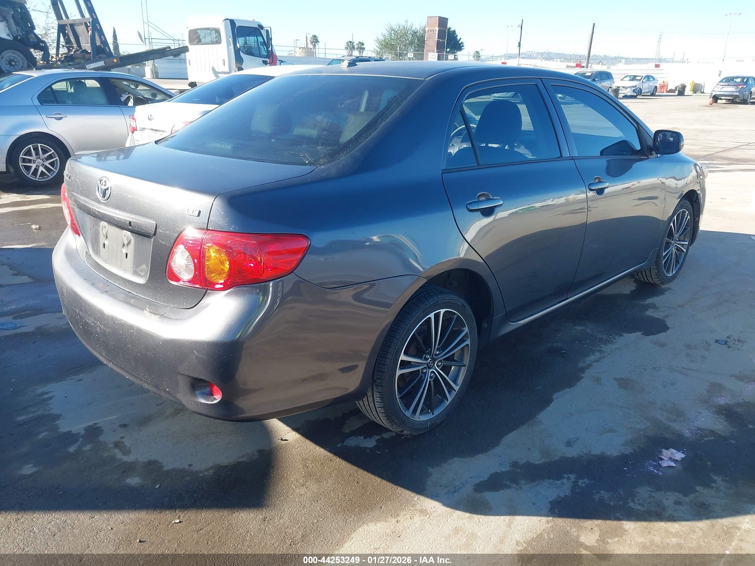 TOYOTA COROLLA image 4