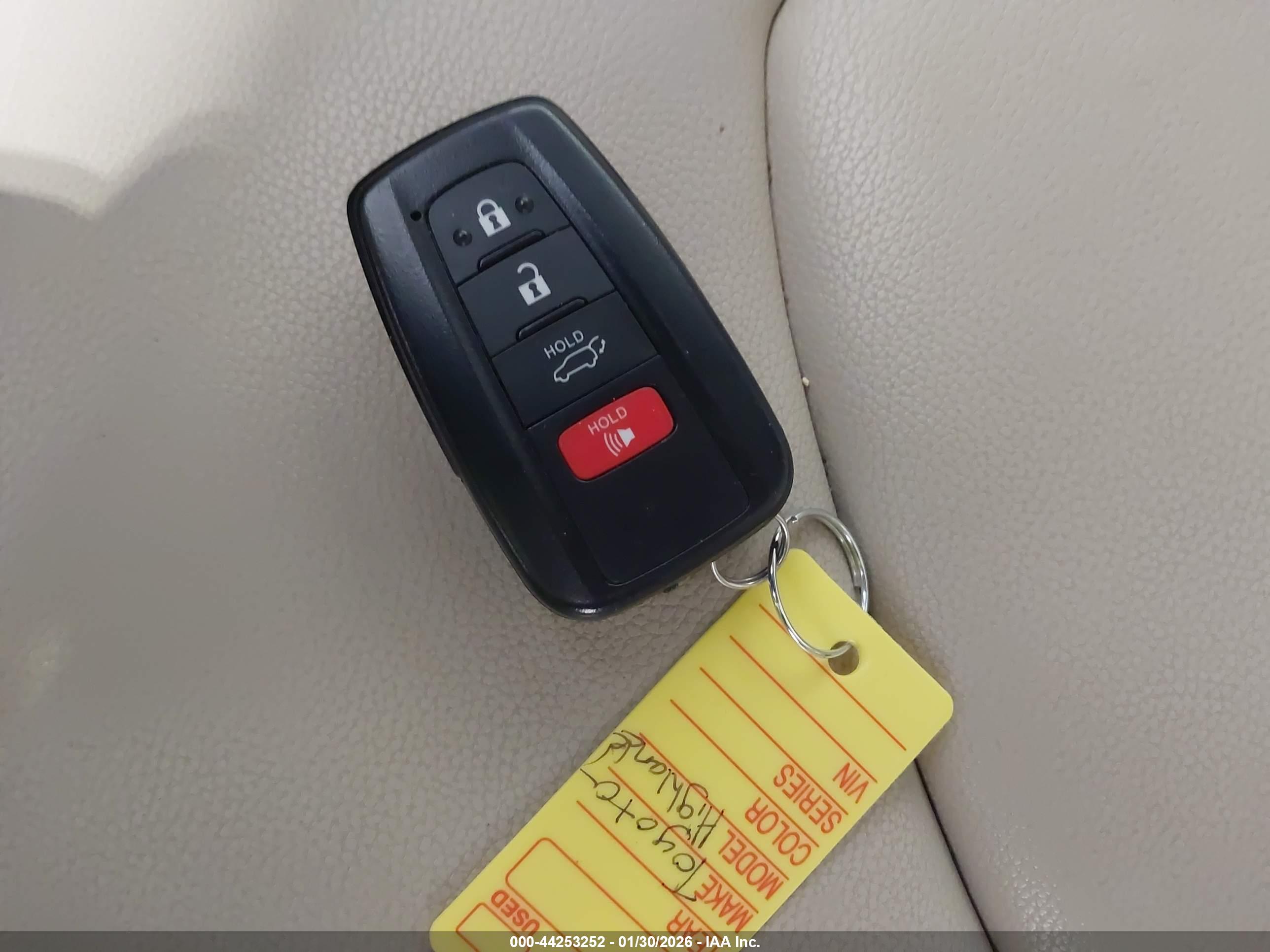 TOYOTA HIGHLANDER image 11