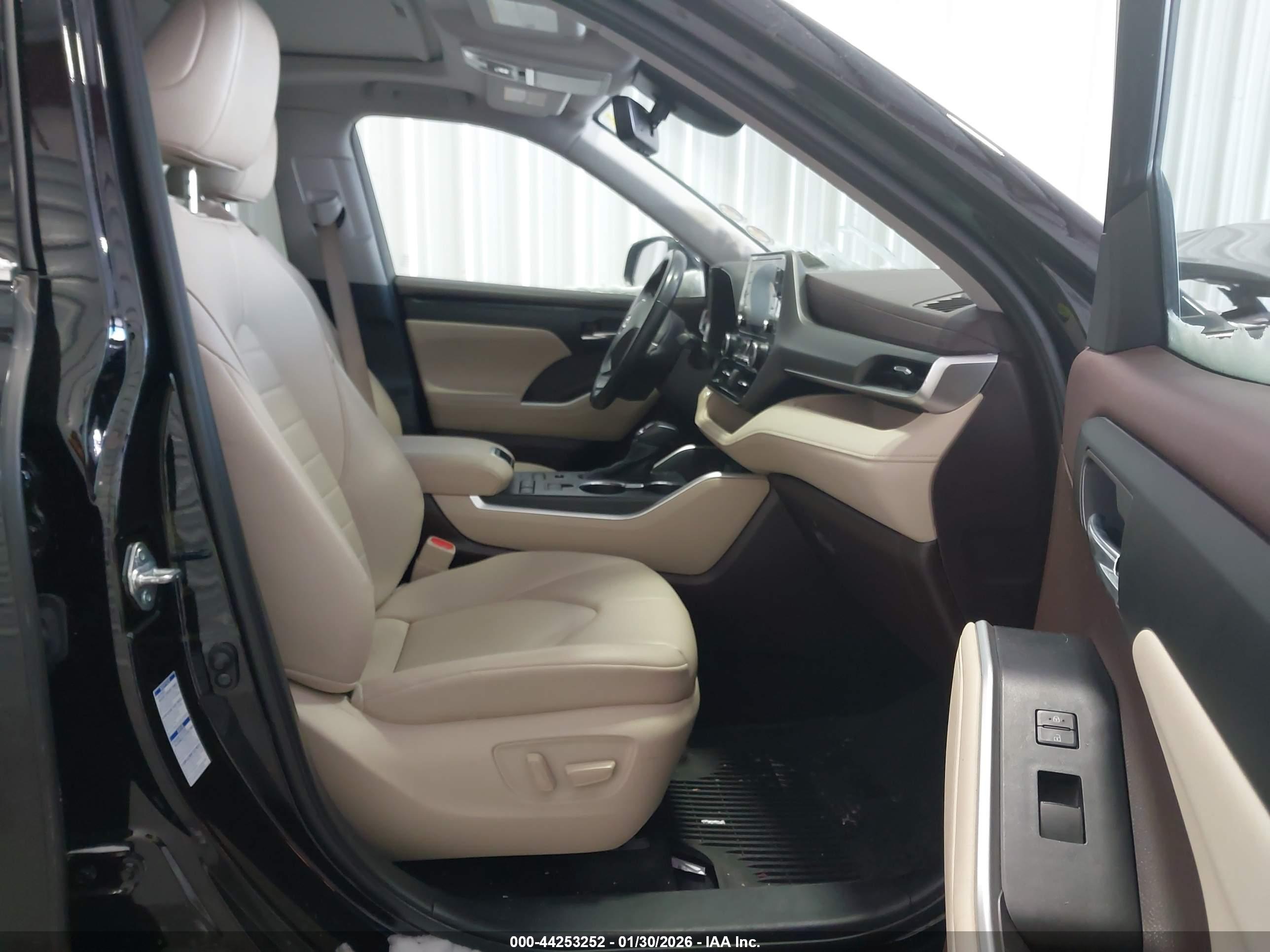 TOYOTA HIGHLANDER image 5