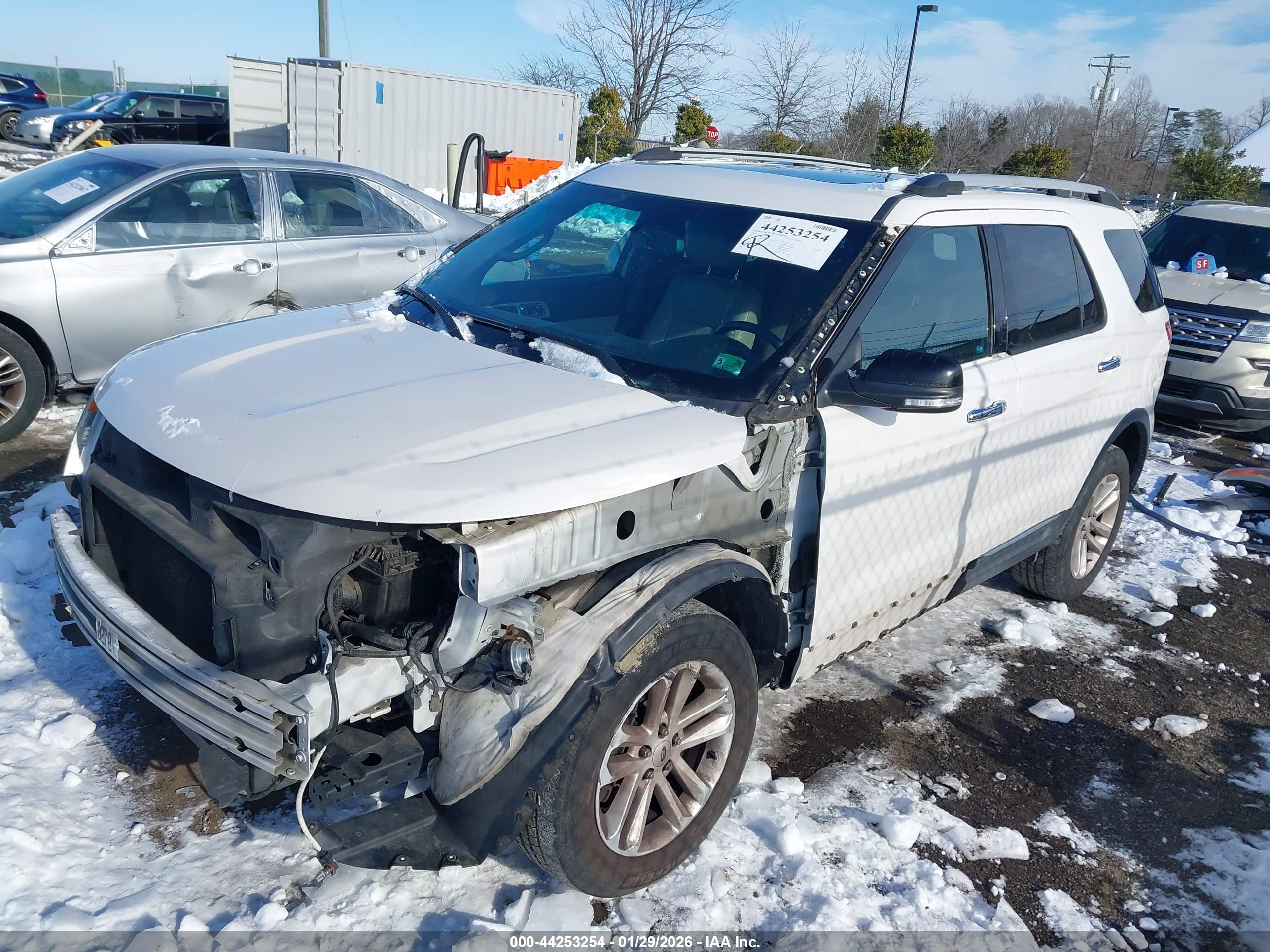 FORD EXPLORER image 2