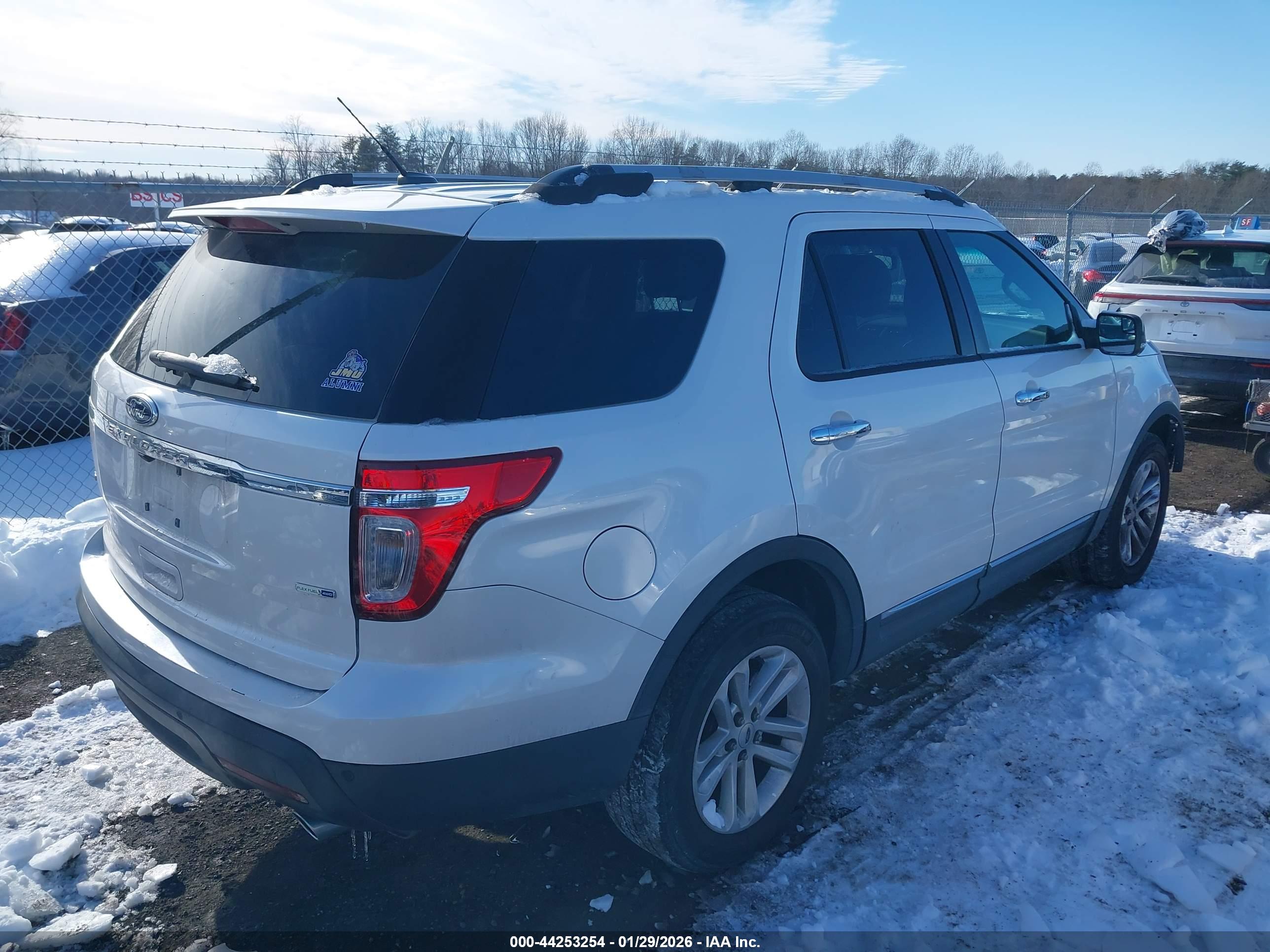 FORD EXPLORER image 4