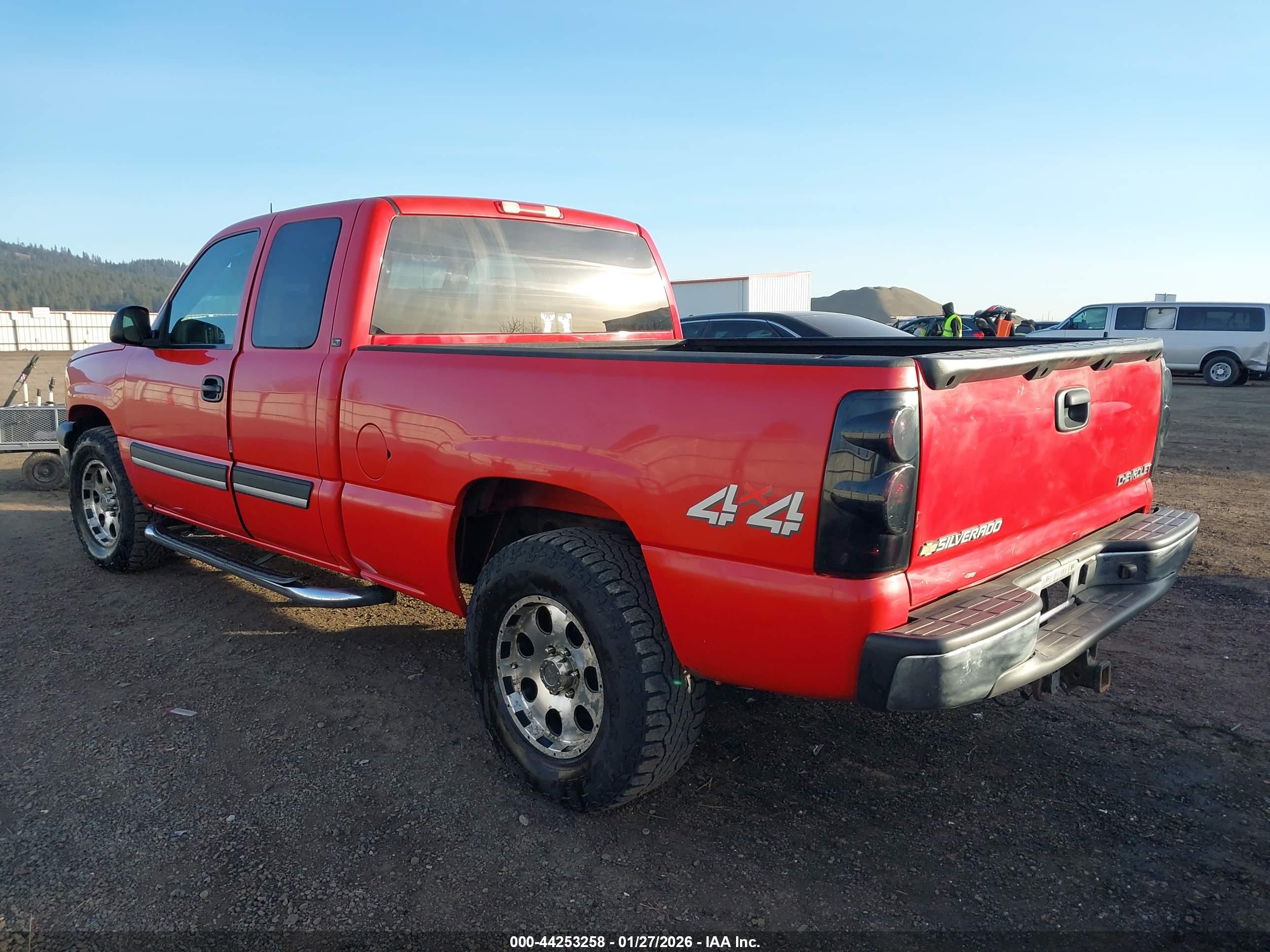 CHEVROLET SILVERADO image 3