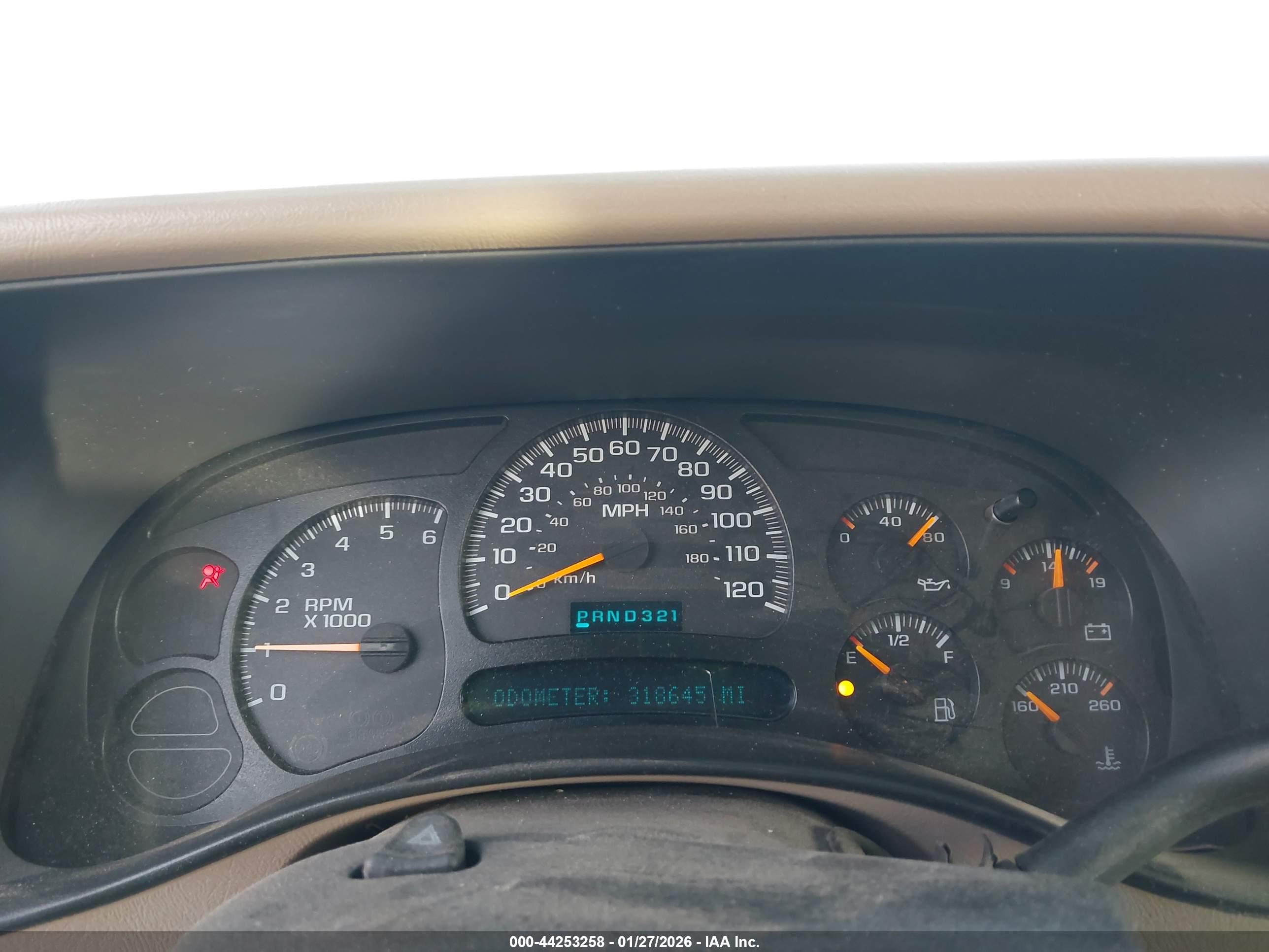 CHEVROLET SILVERADO image 7