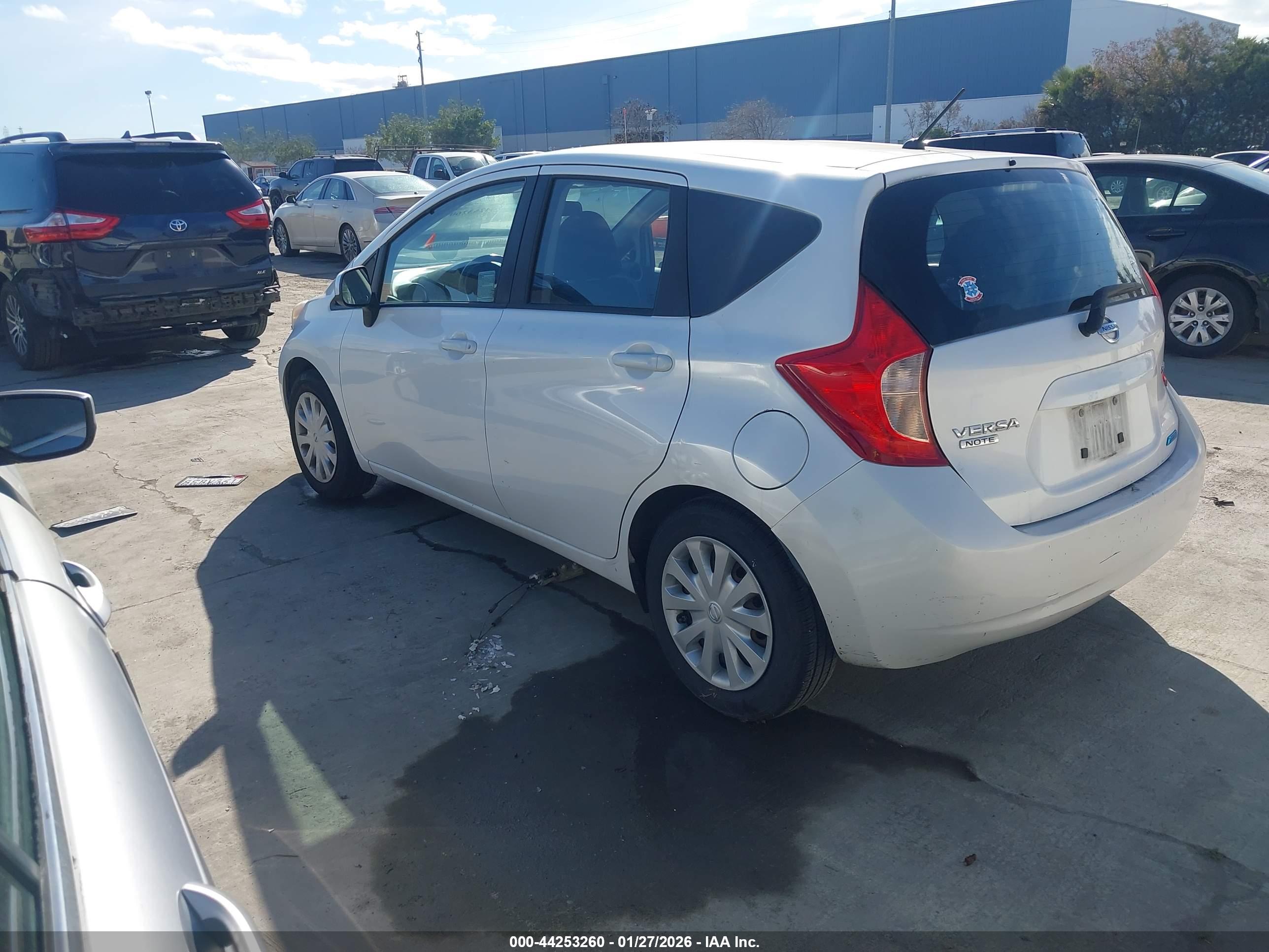 NISSAN VERSA image 3