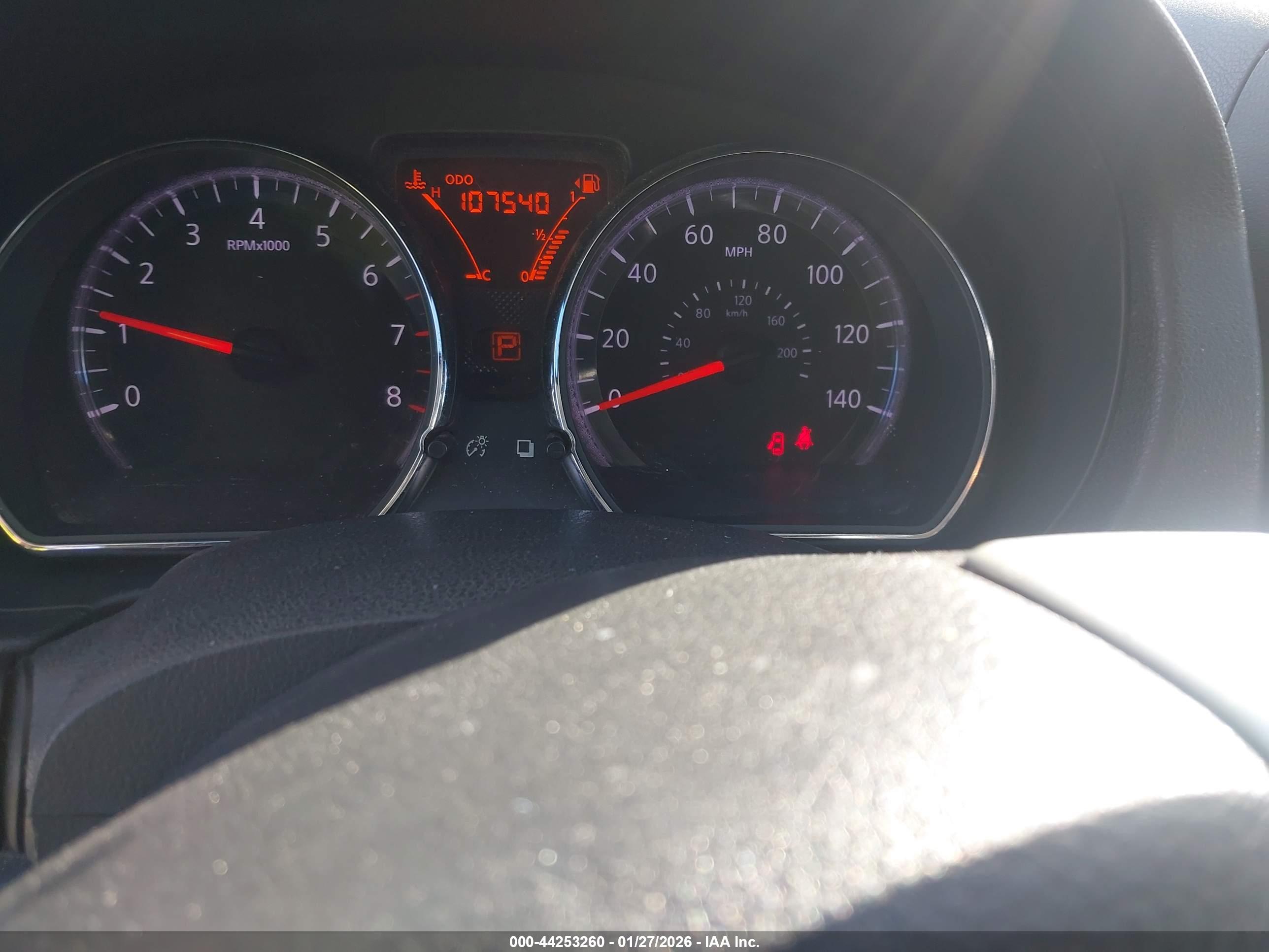 NISSAN VERSA image 7