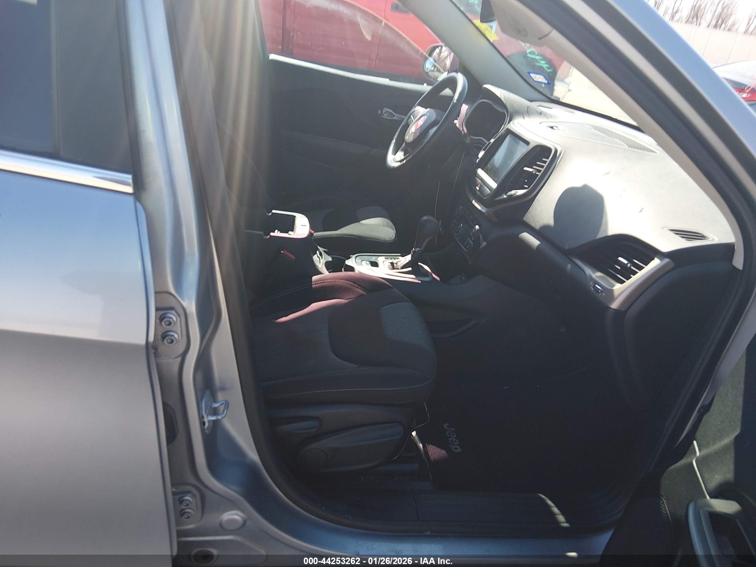 JEEP CHEROKEE image 5