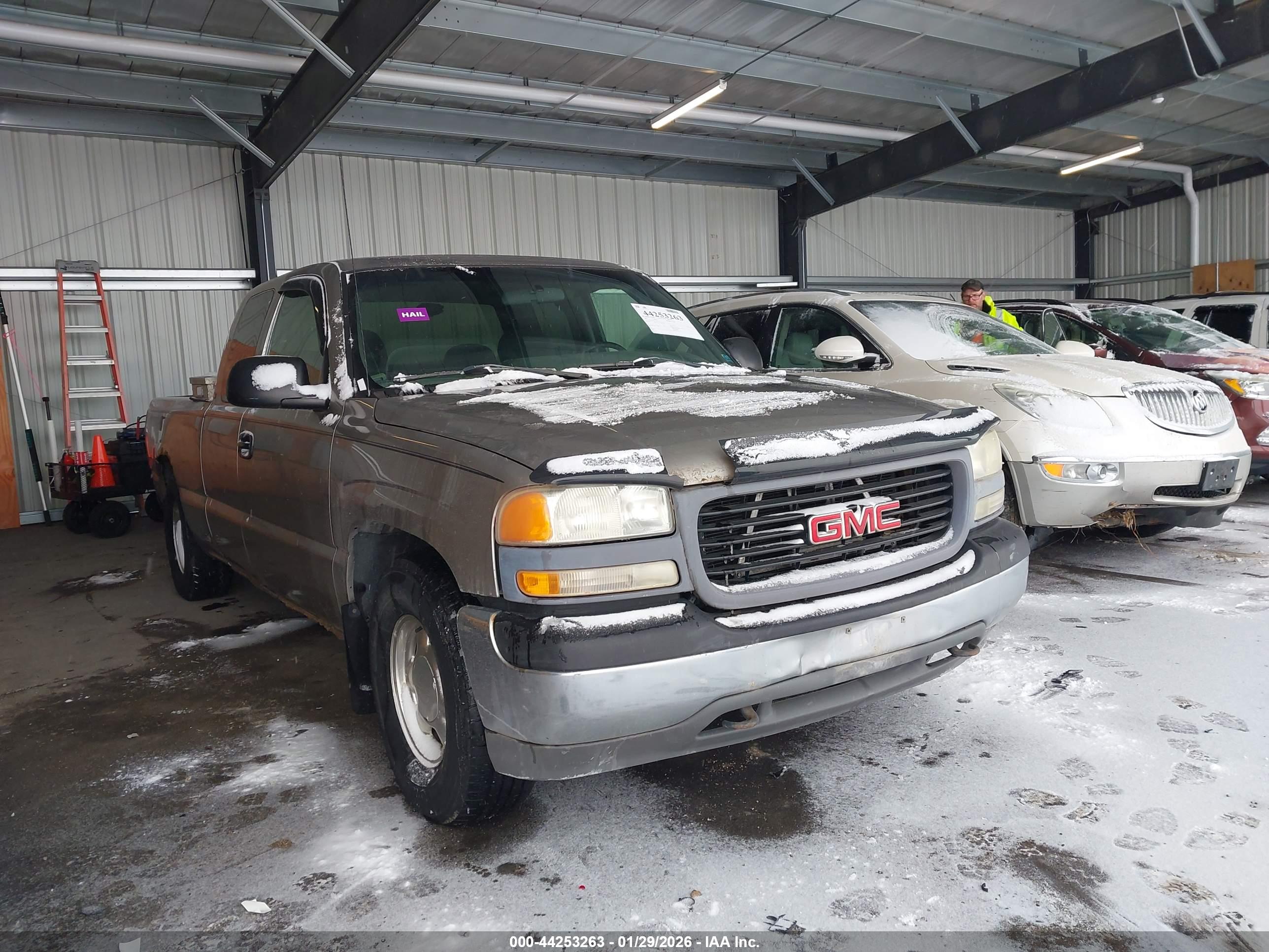 GMC SIERRA image 6