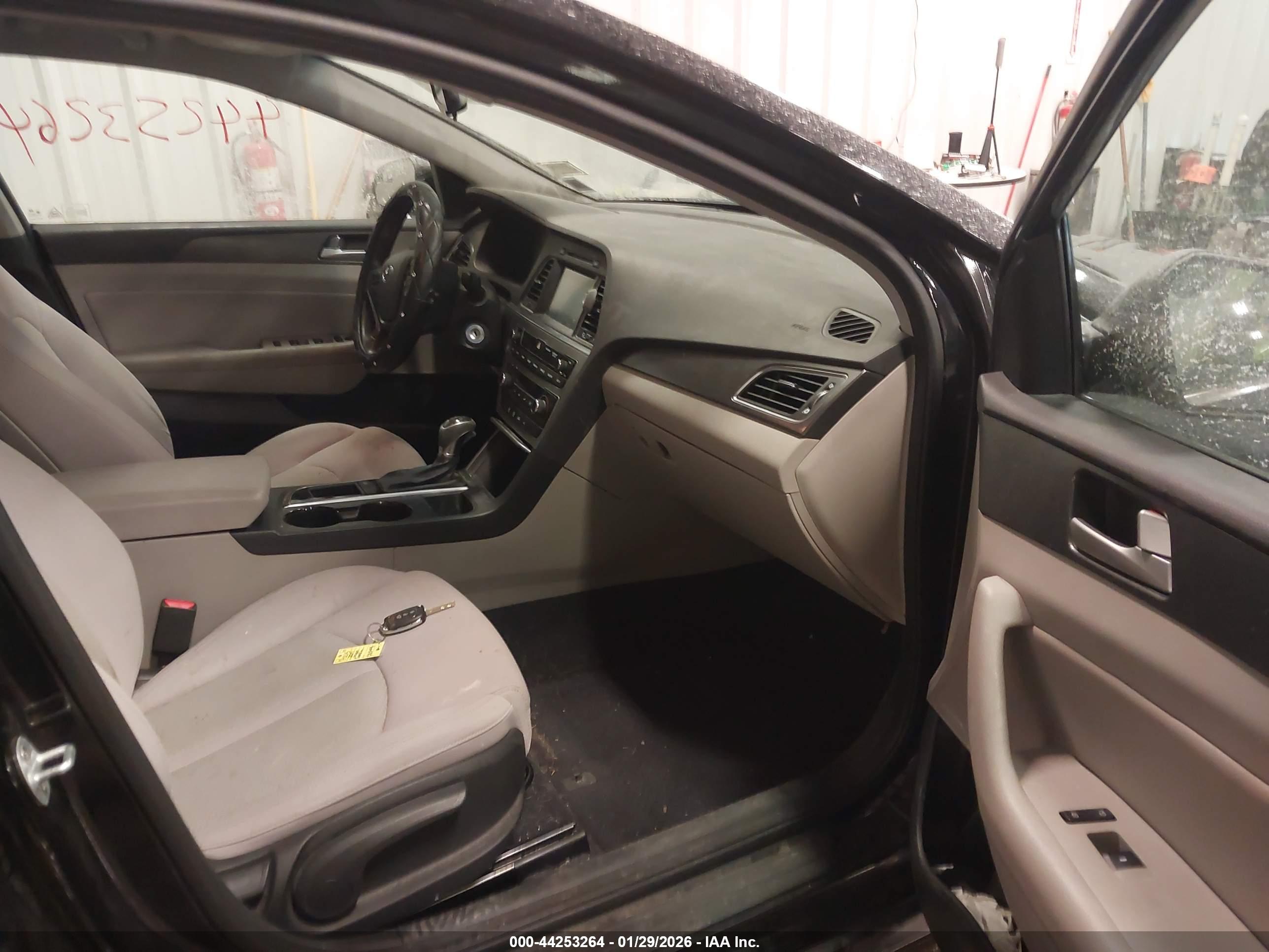 HYUNDAI SONATA image 5