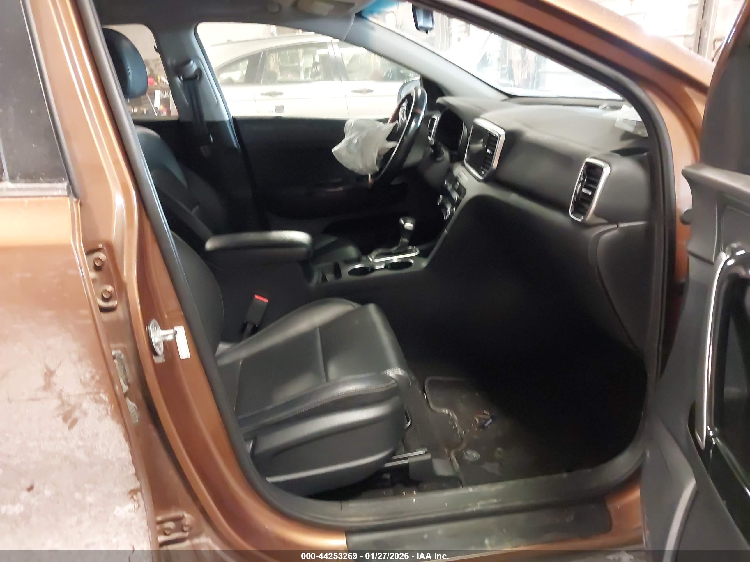 KIA SPORTAGE image 5
