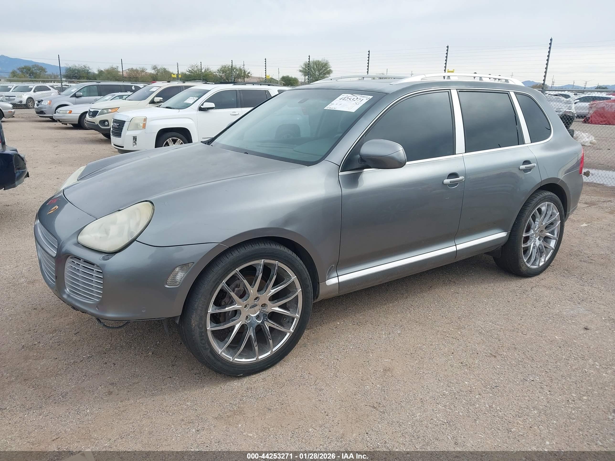 PORSCHE CAYENNE image 2