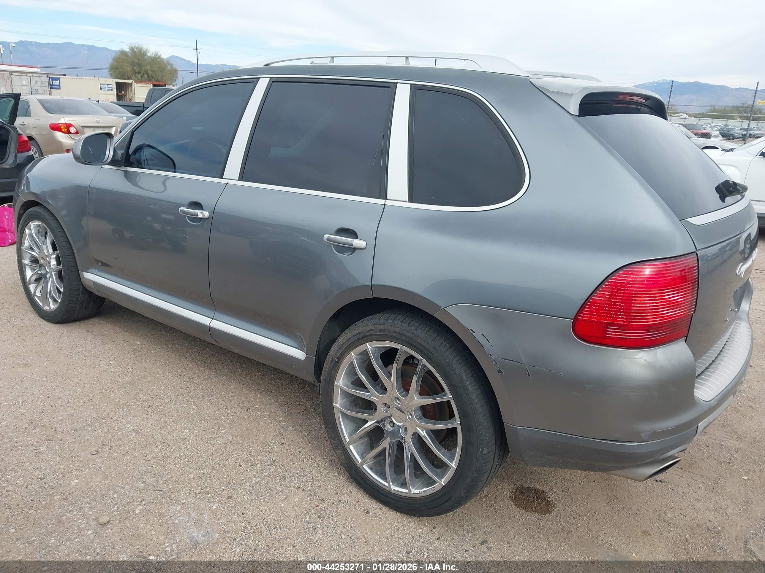 PORSCHE CAYENNE image 3