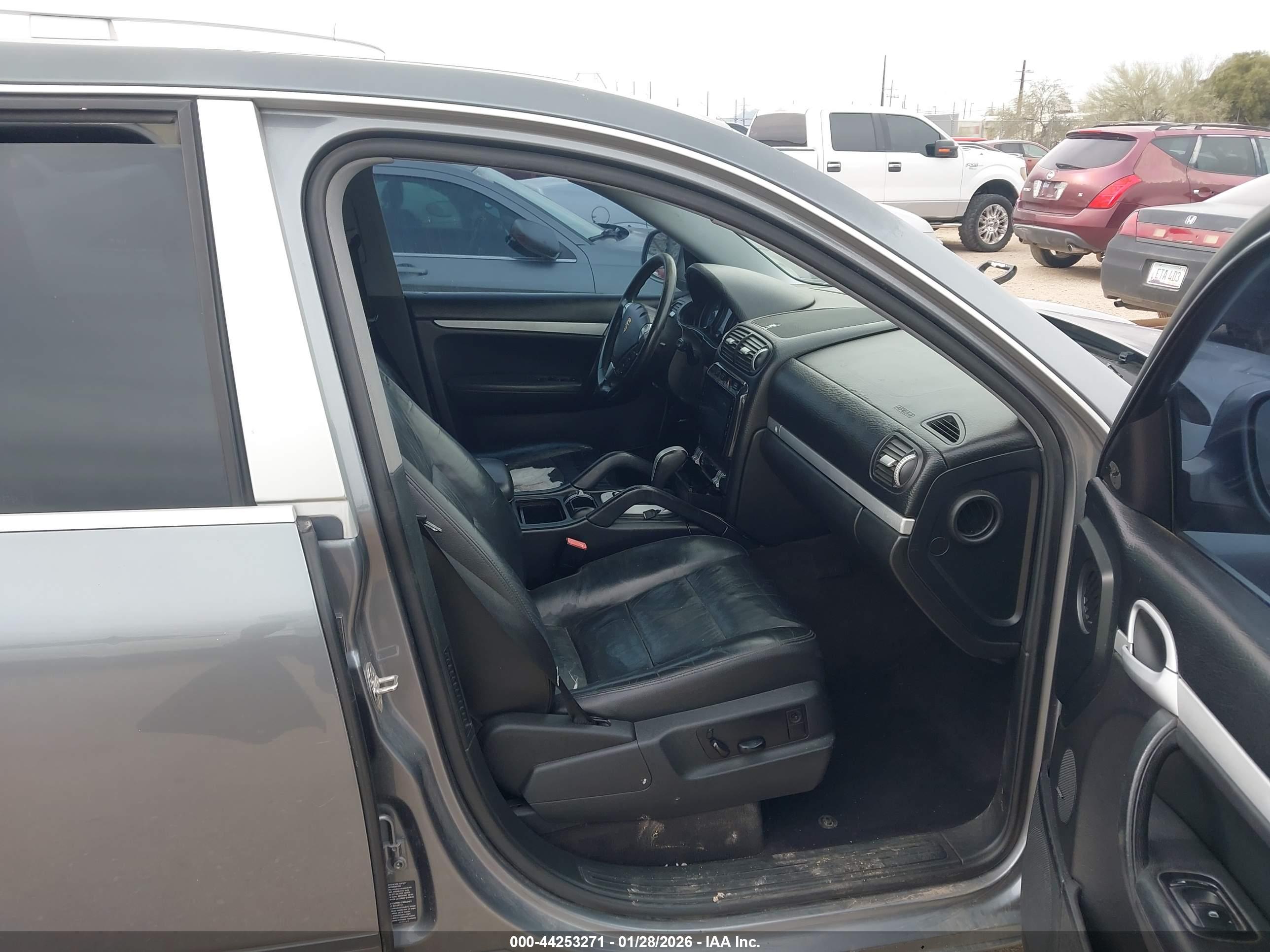 PORSCHE CAYENNE image 5