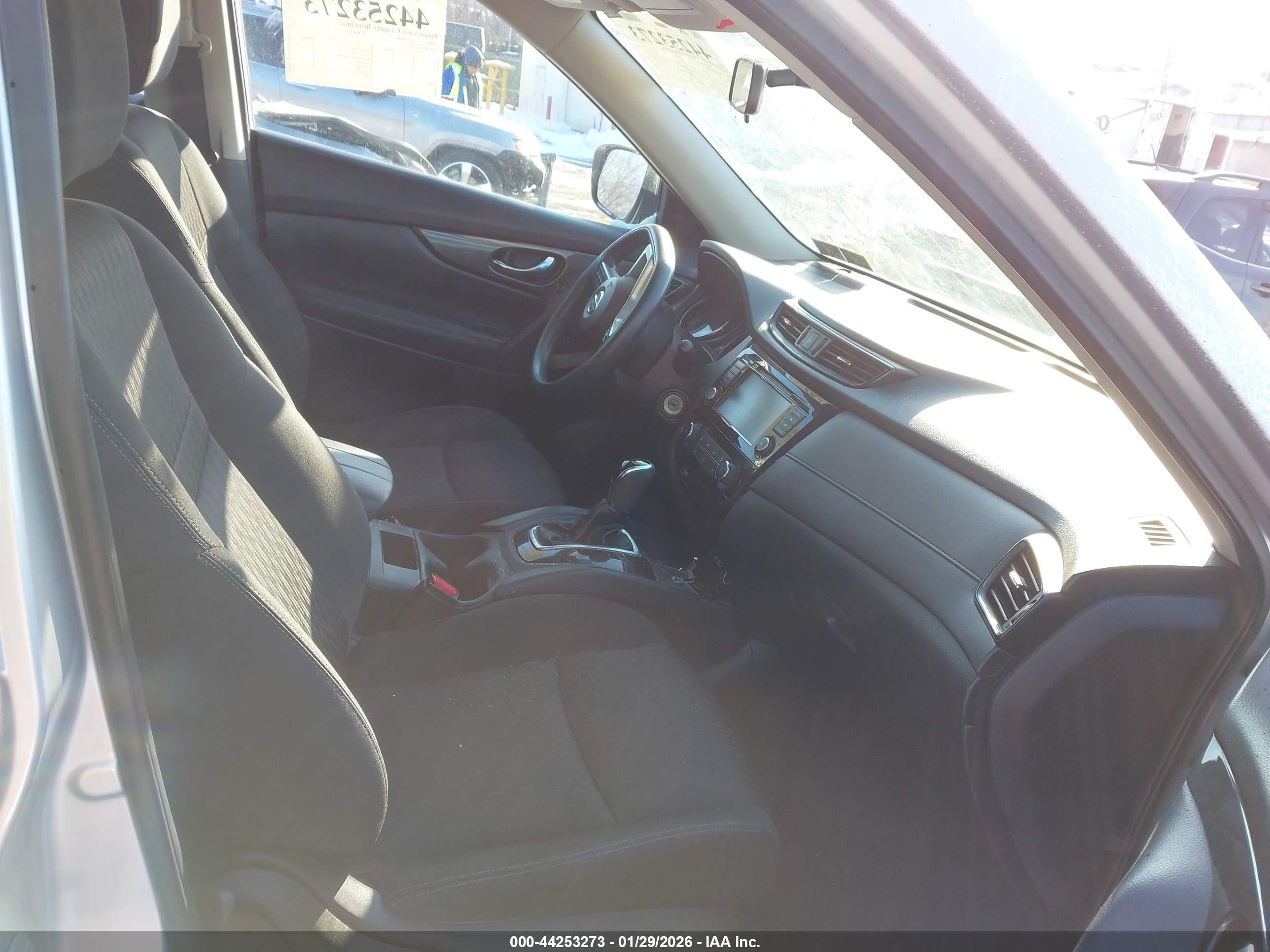 NISSAN ROGUE image 5