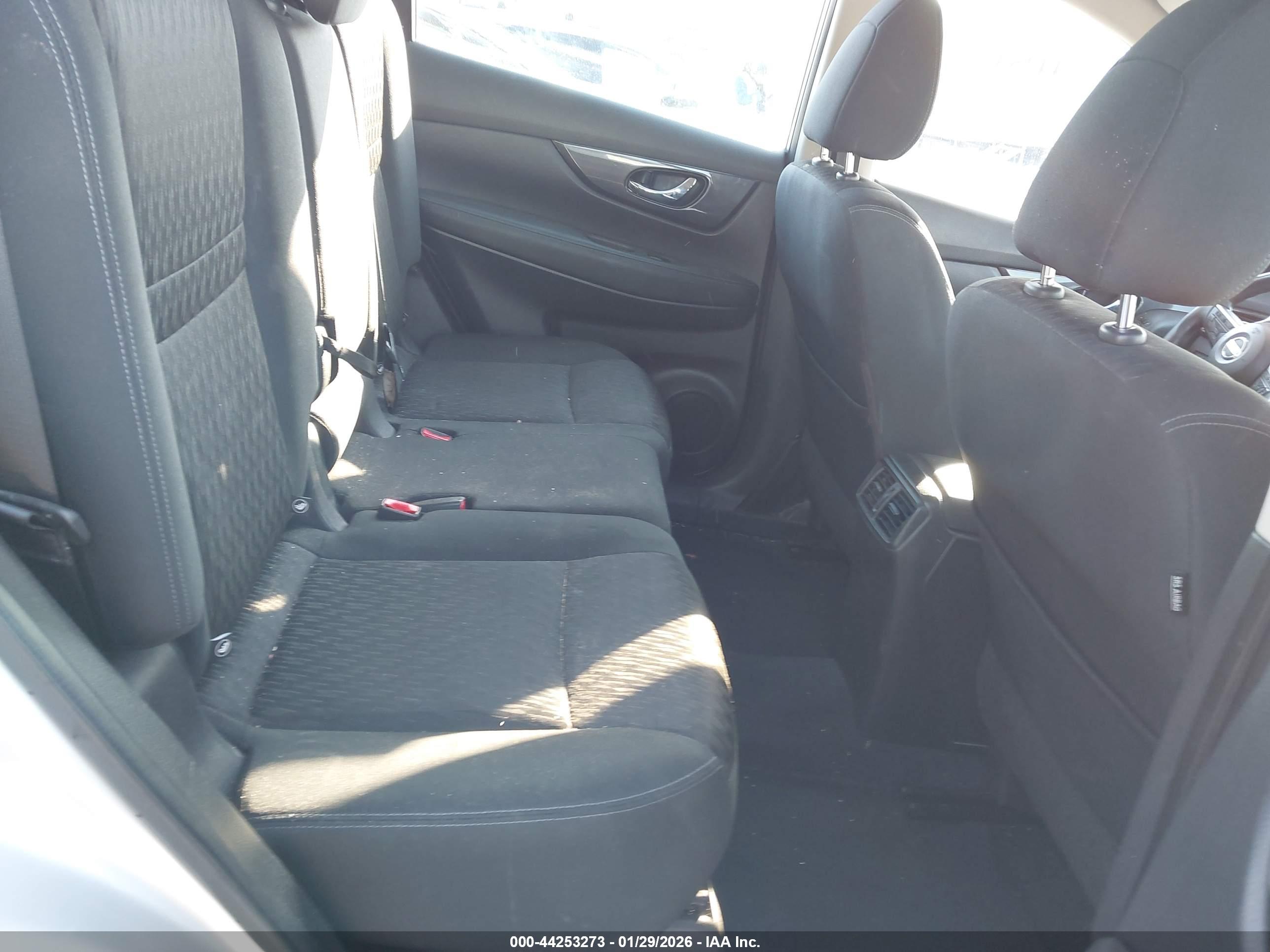 NISSAN ROGUE image 8