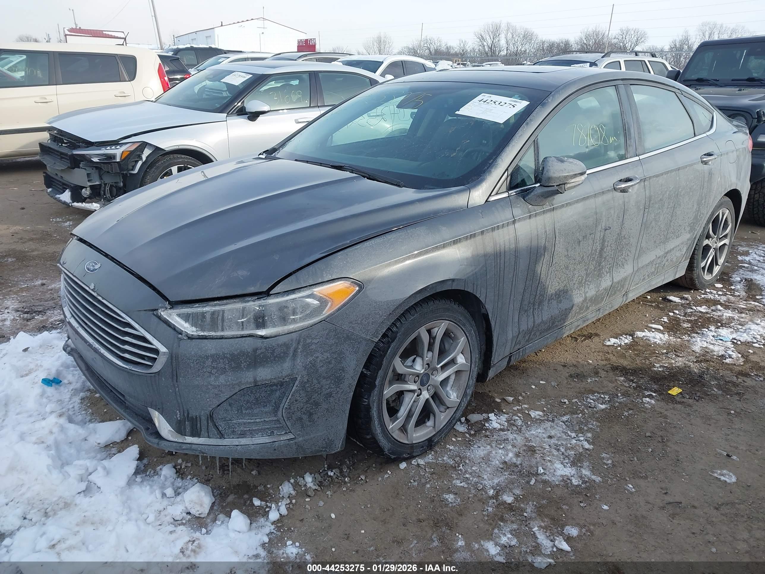 FORD FUSION image 2