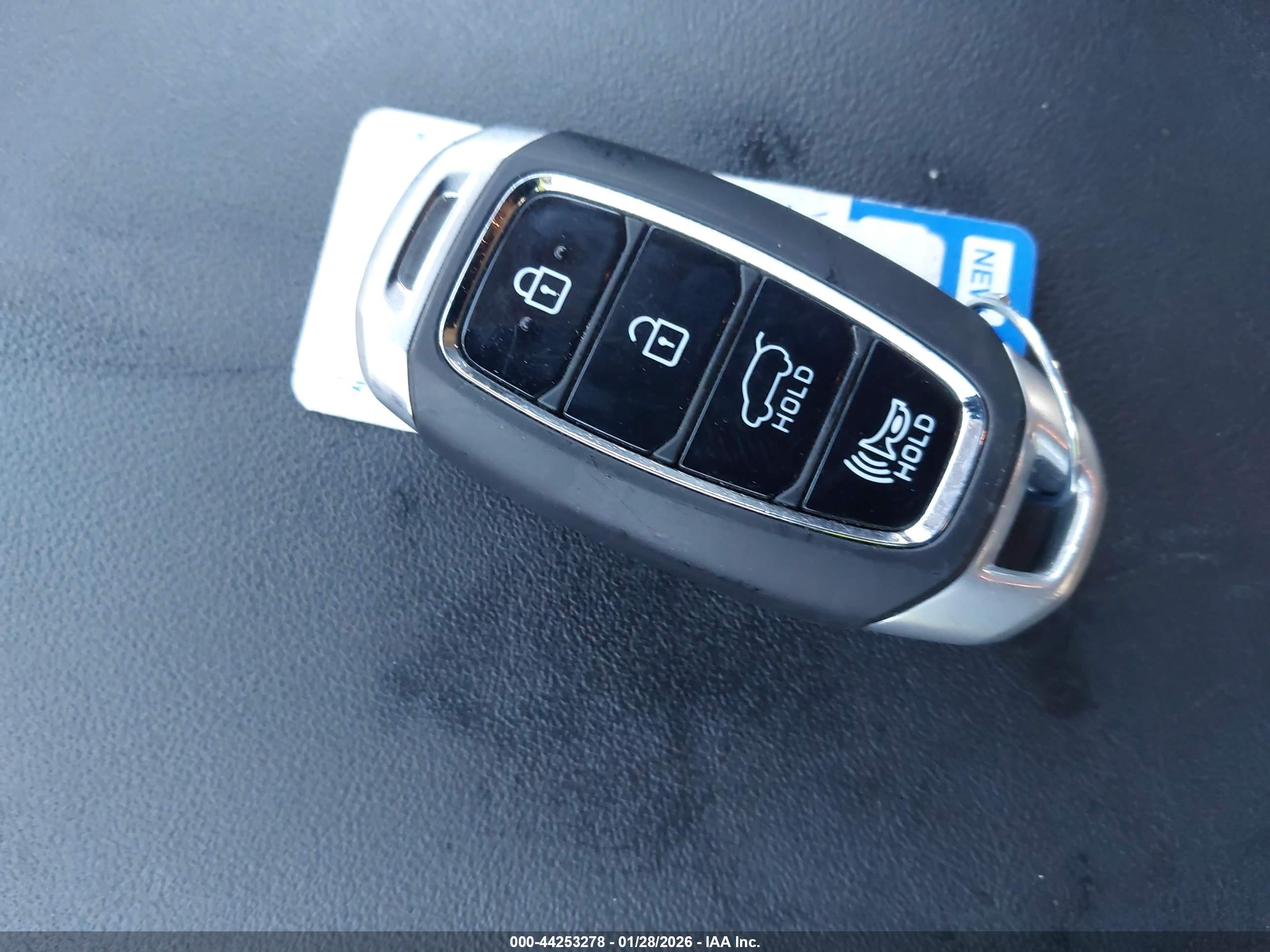 HYUNDAI SANTA image 11
