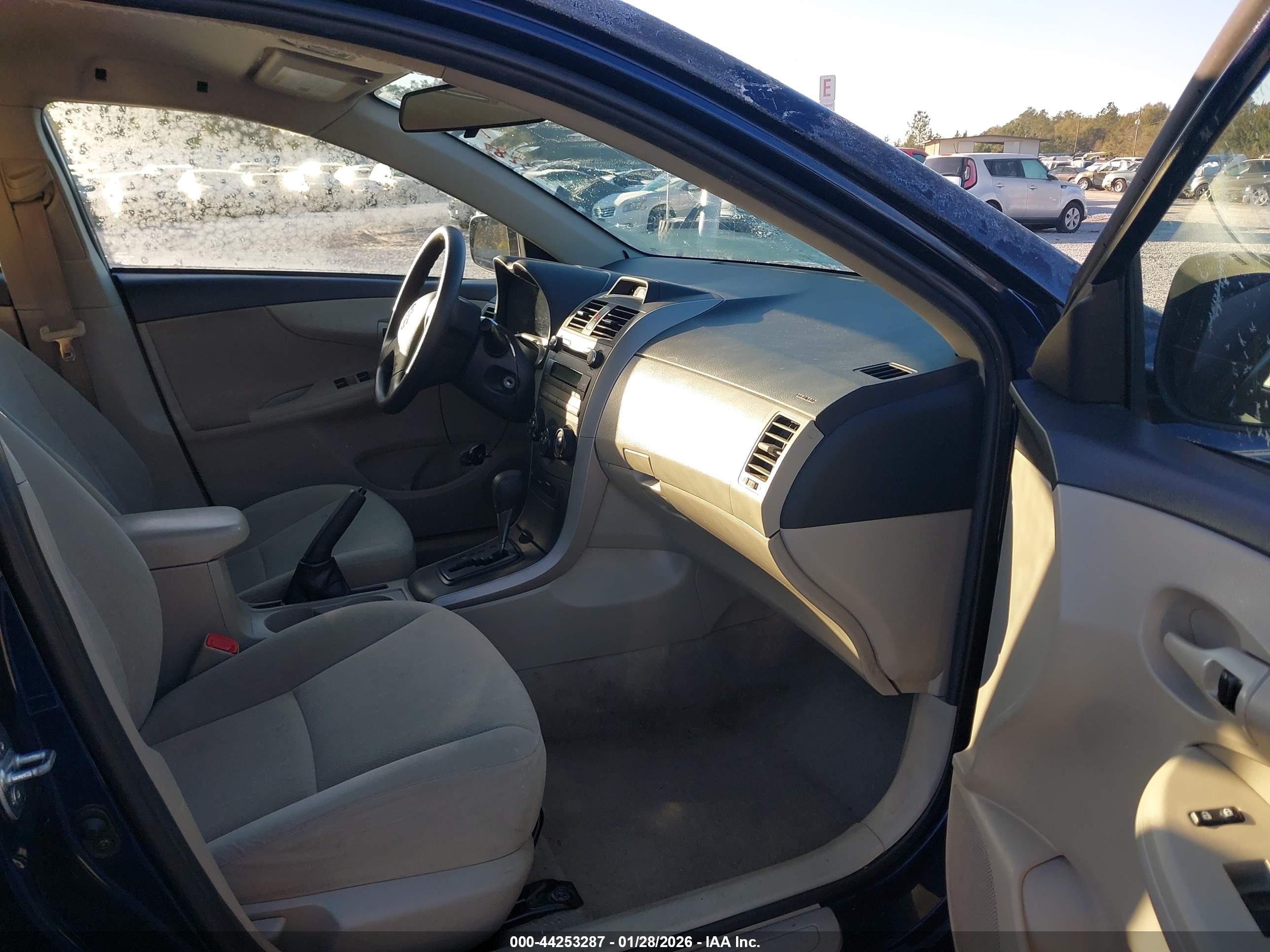 TOYOTA COROLLA image 5