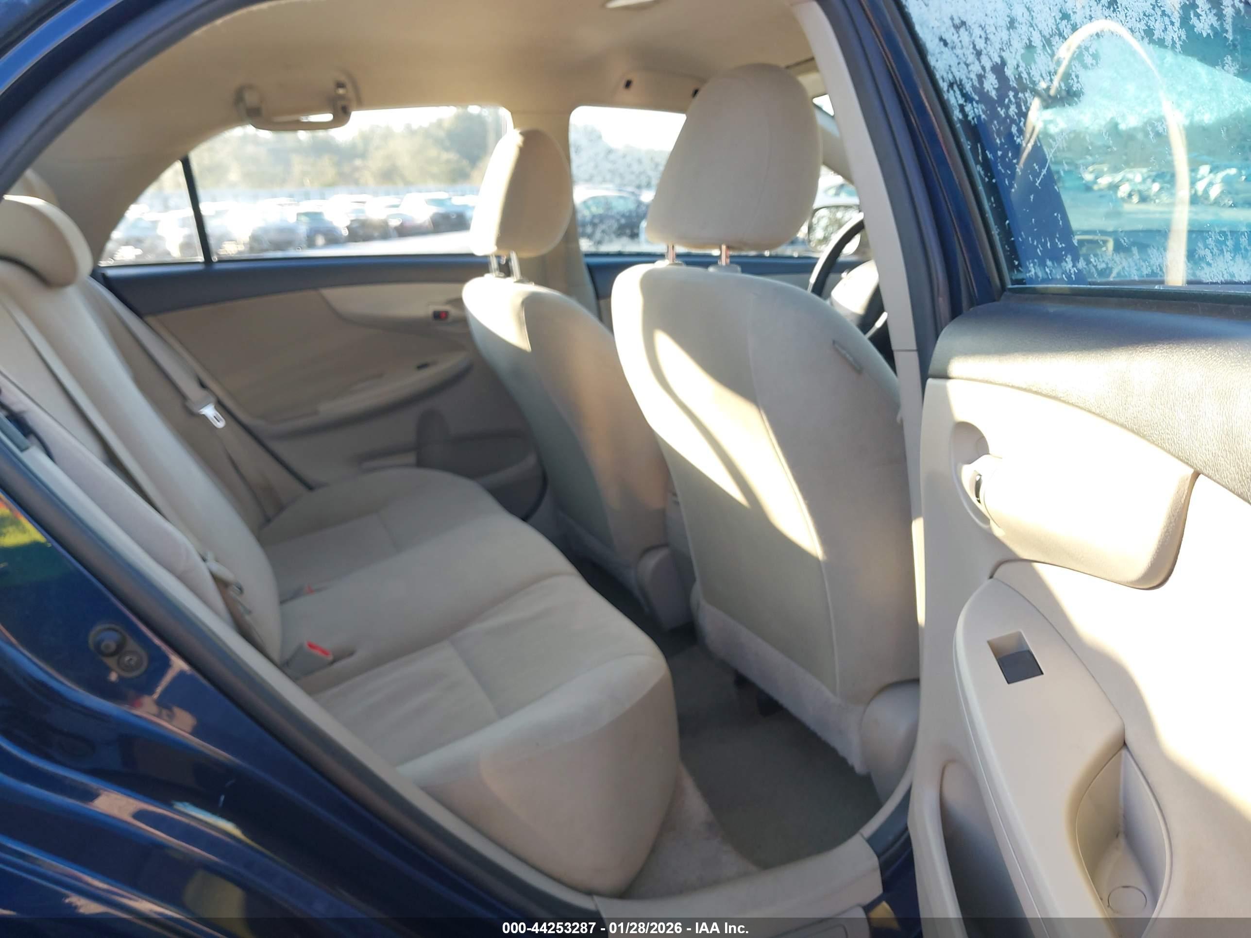 TOYOTA COROLLA image 8
