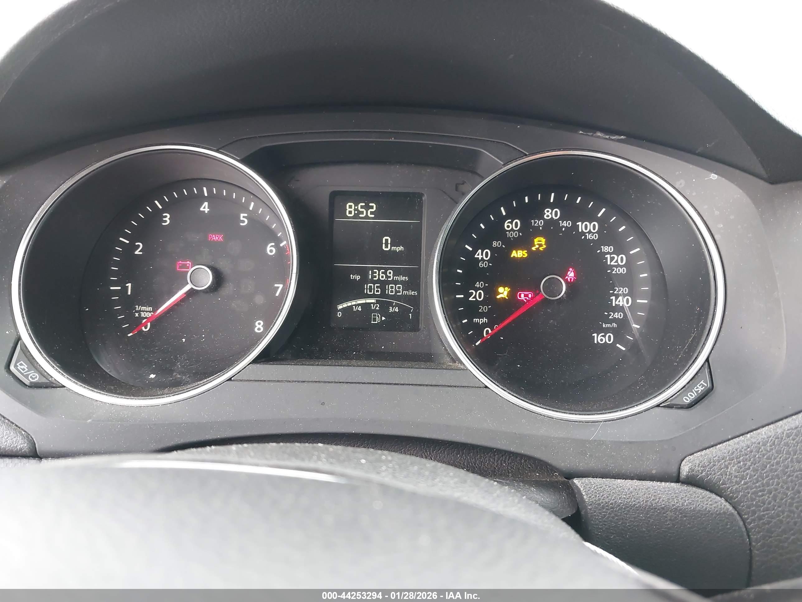 VOLKSWAGEN JETTA image 7