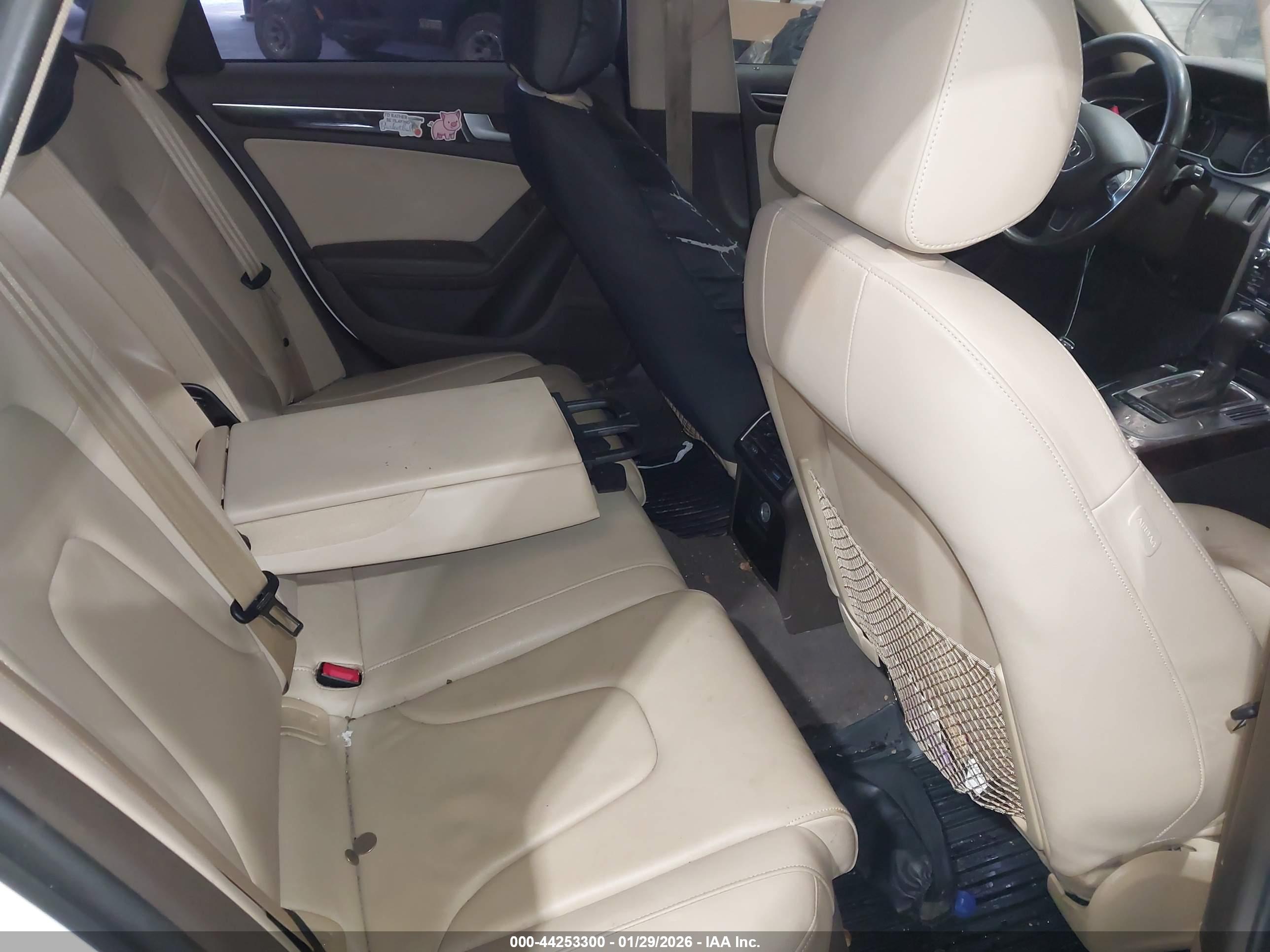 AUDI A4 image 8
