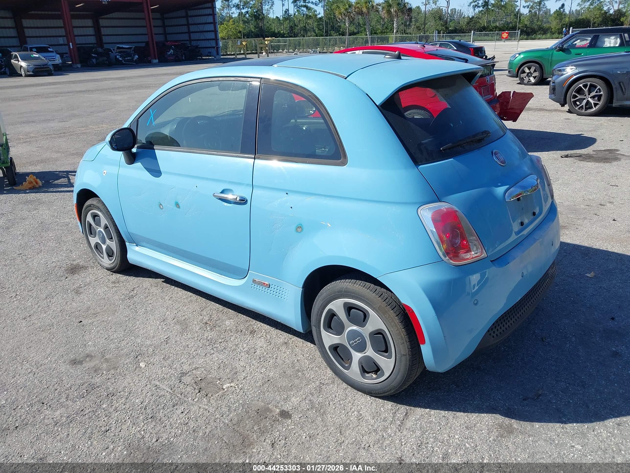FIAT 500E image 3