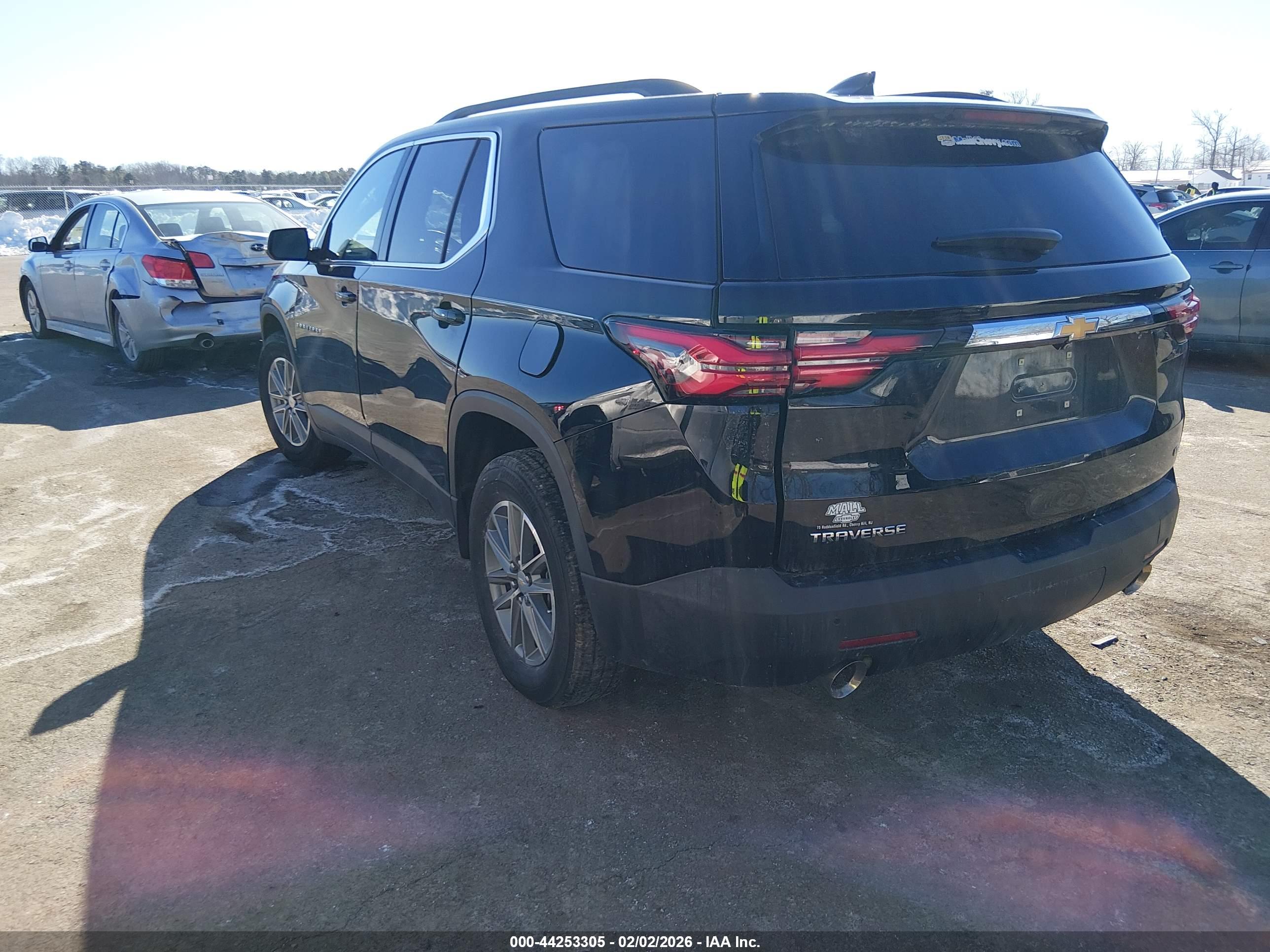 CHEVROLET TRAVERSE image 3