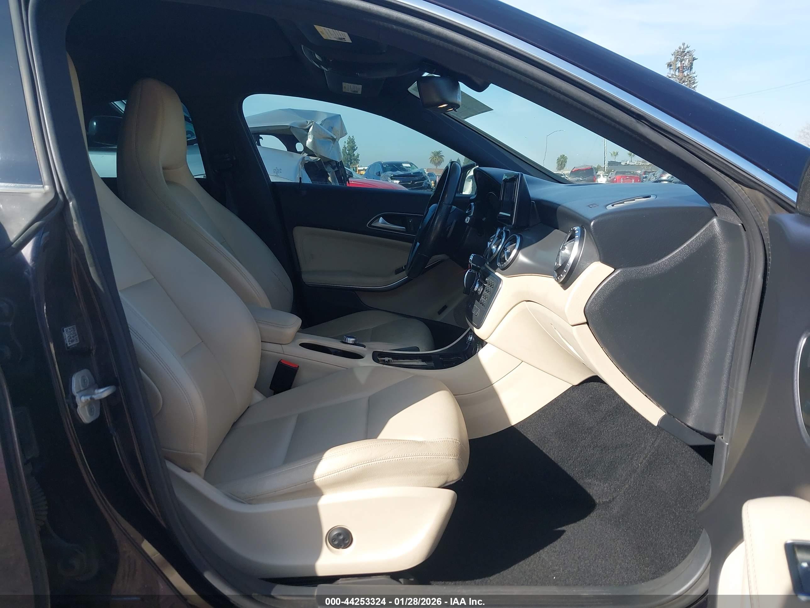 MERCEDES-BENZ CLA image 5
