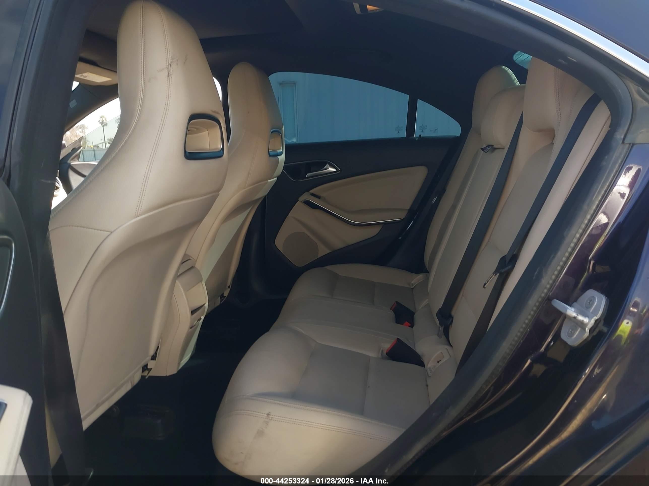 MERCEDES-BENZ CLA image 8