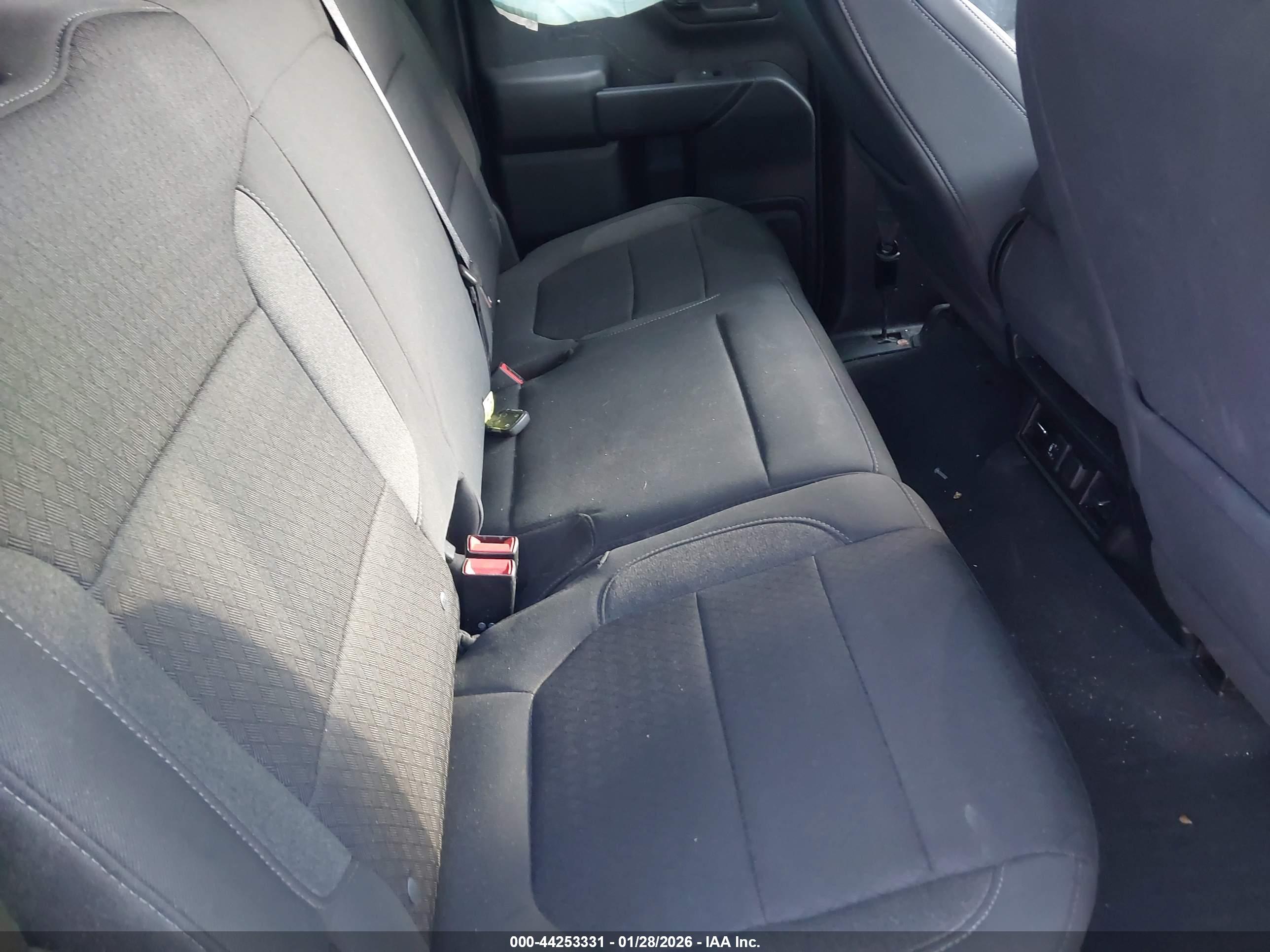 CHEVROLET SILVERADO image 8