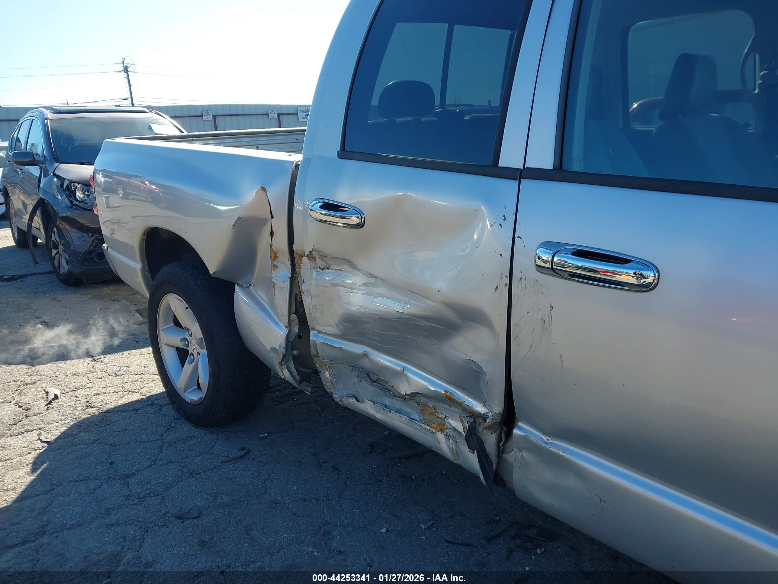 DODGE RAM image 6