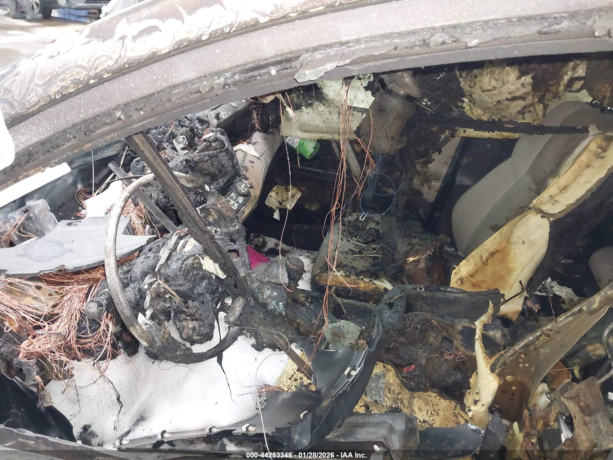 TOYOTA RAV4 image 5