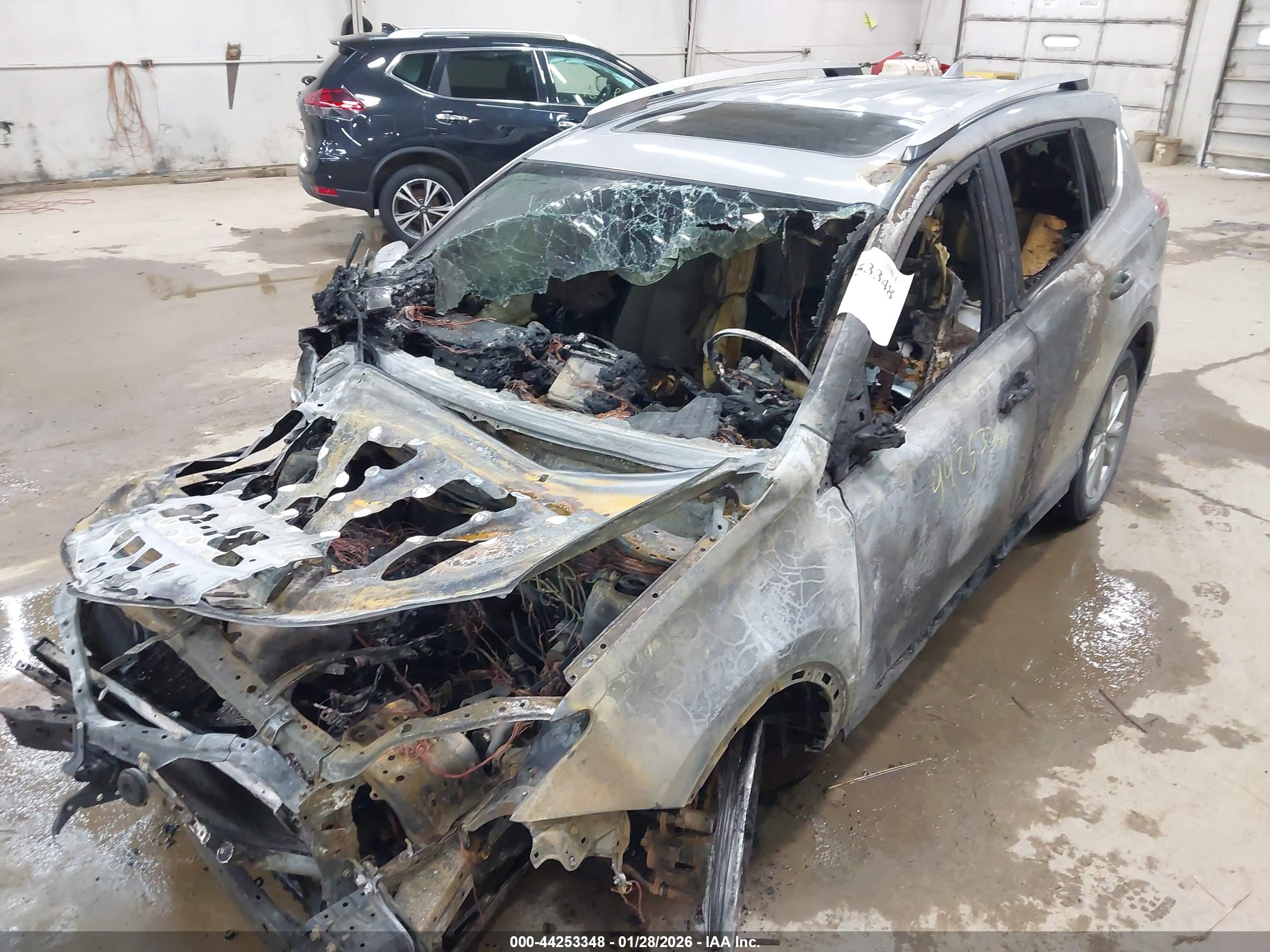 TOYOTA RAV4 image 6