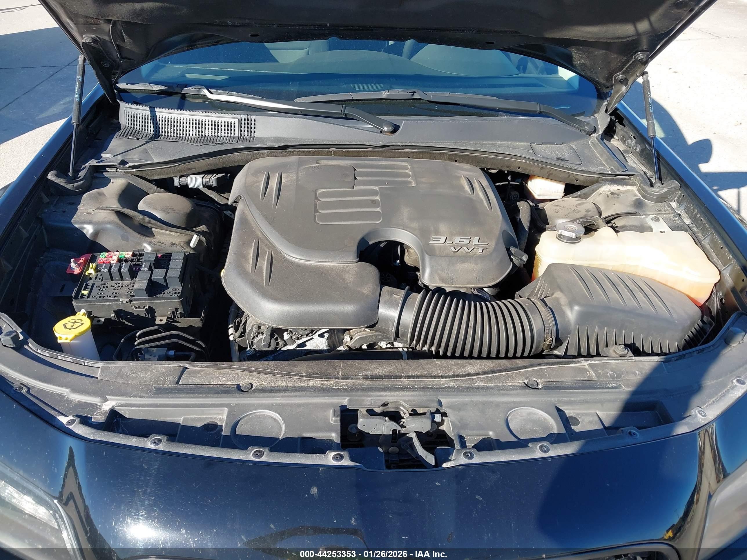 CHRYSLER 300 image 11