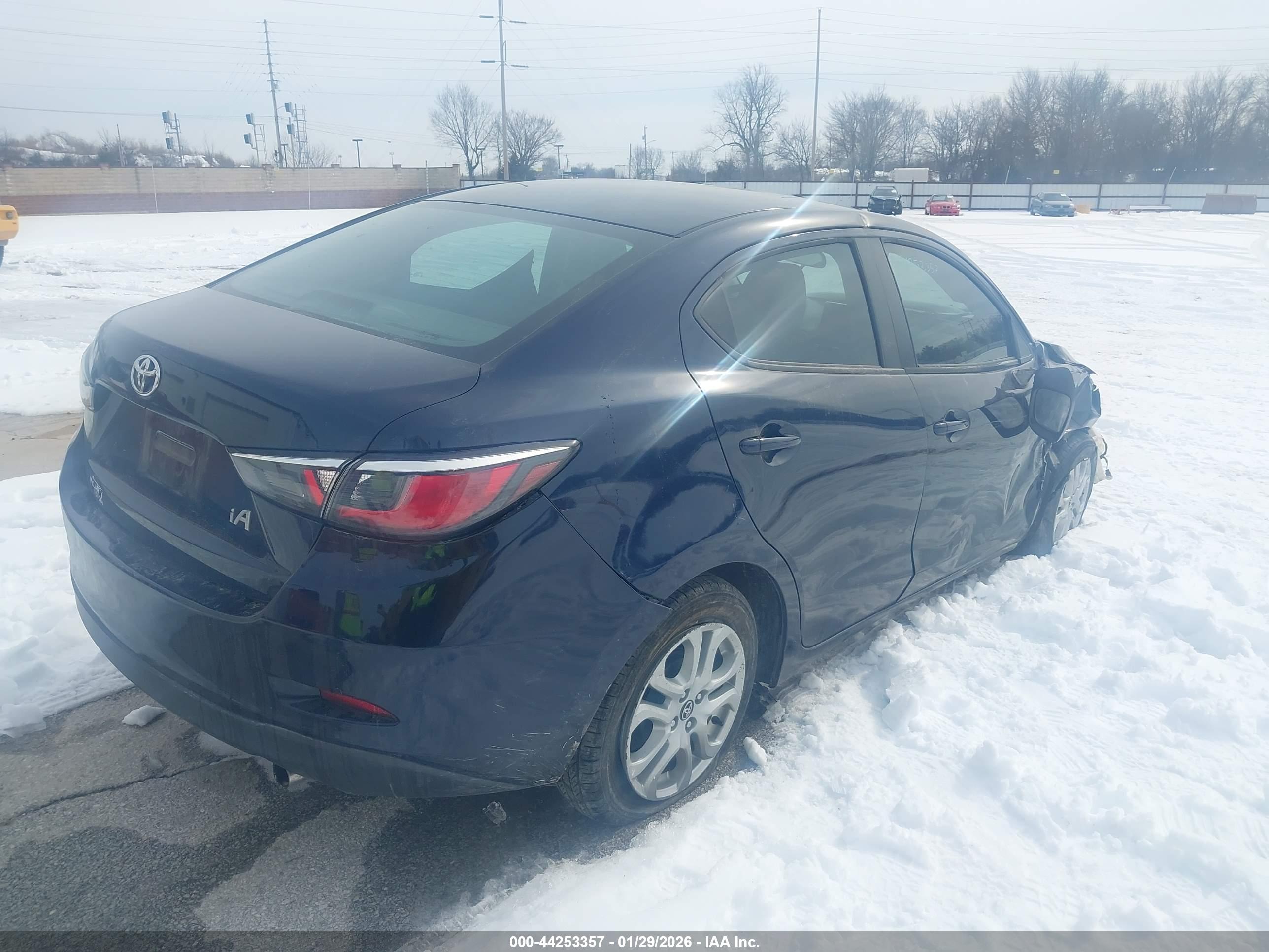 TOYOTA YARIS image 4