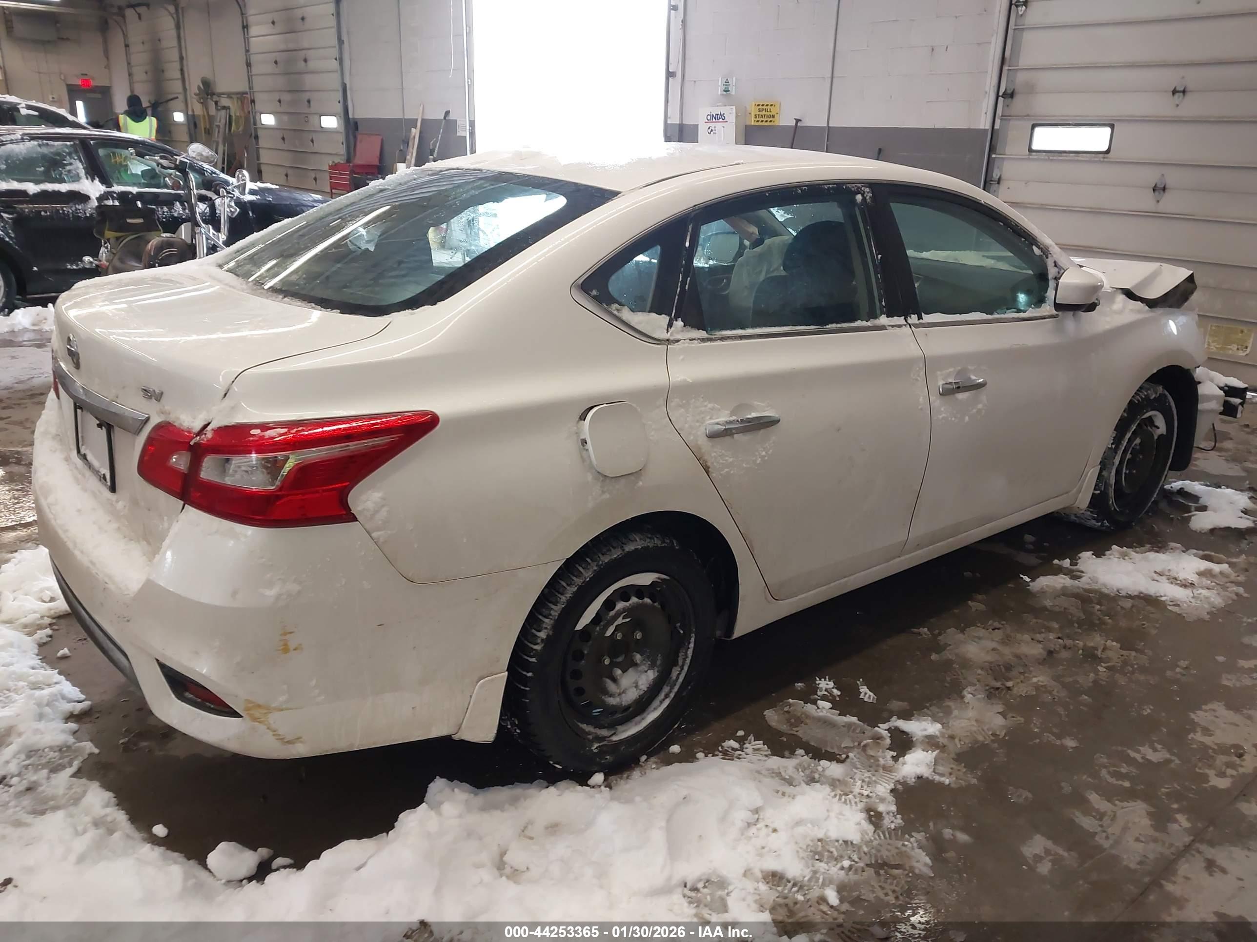 NISSAN SENTRA image 4
