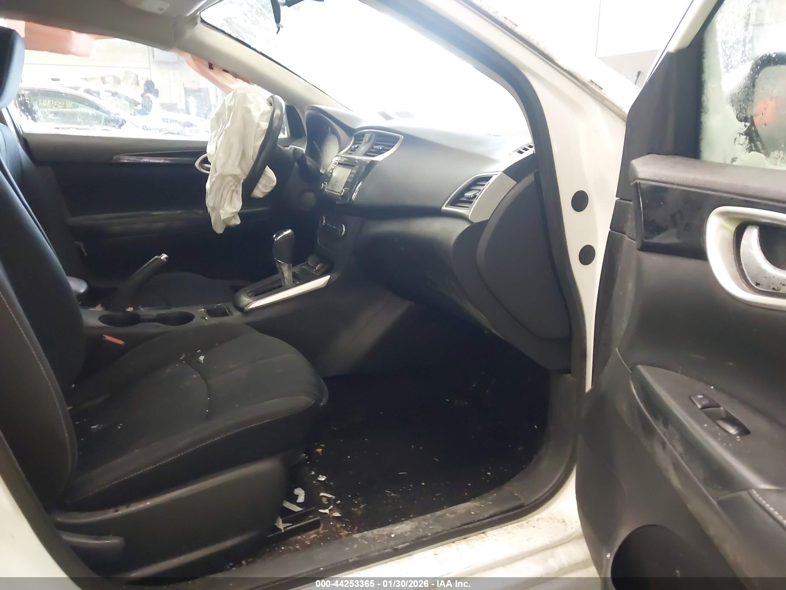 NISSAN SENTRA image 5