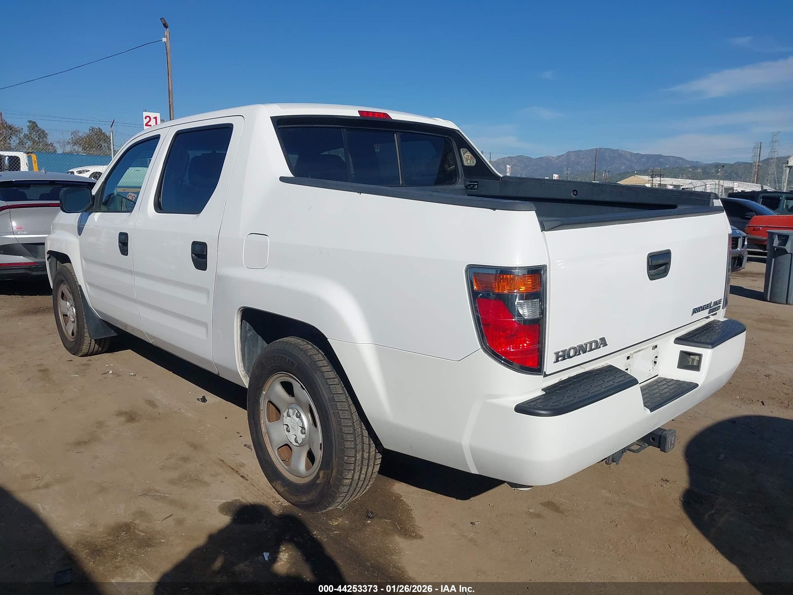 HONDA RIDGELINE image 3