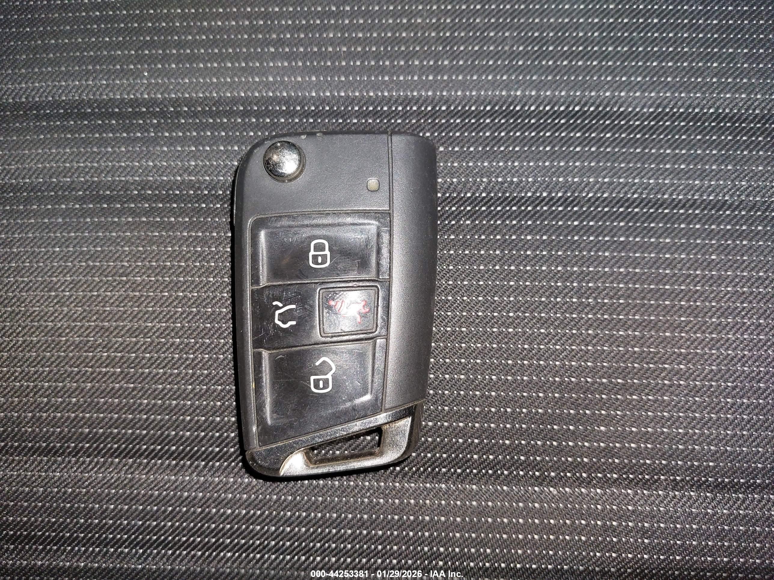 VOLKSWAGEN TIGUAN image 11