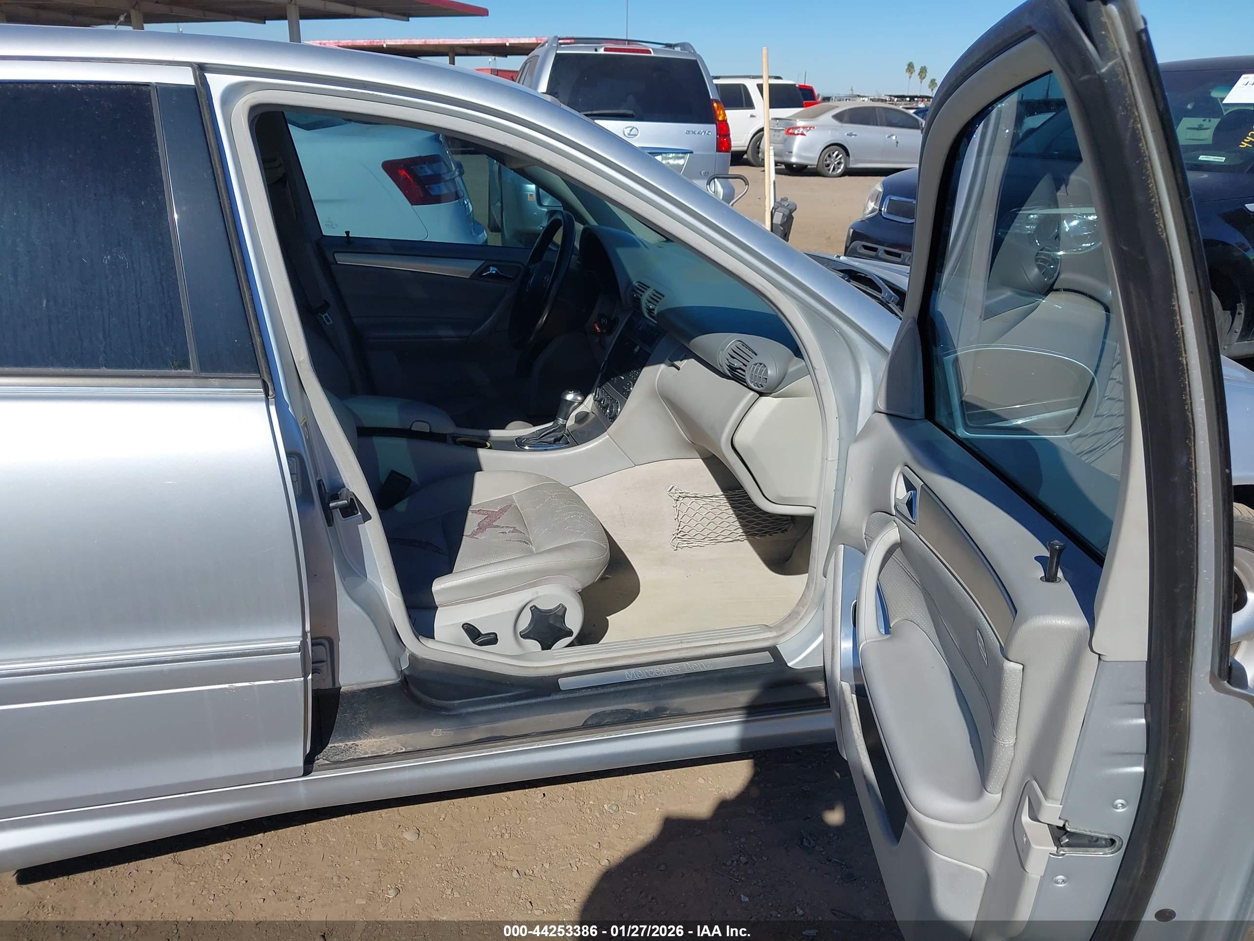 MERCEDES-BENZ C image 5