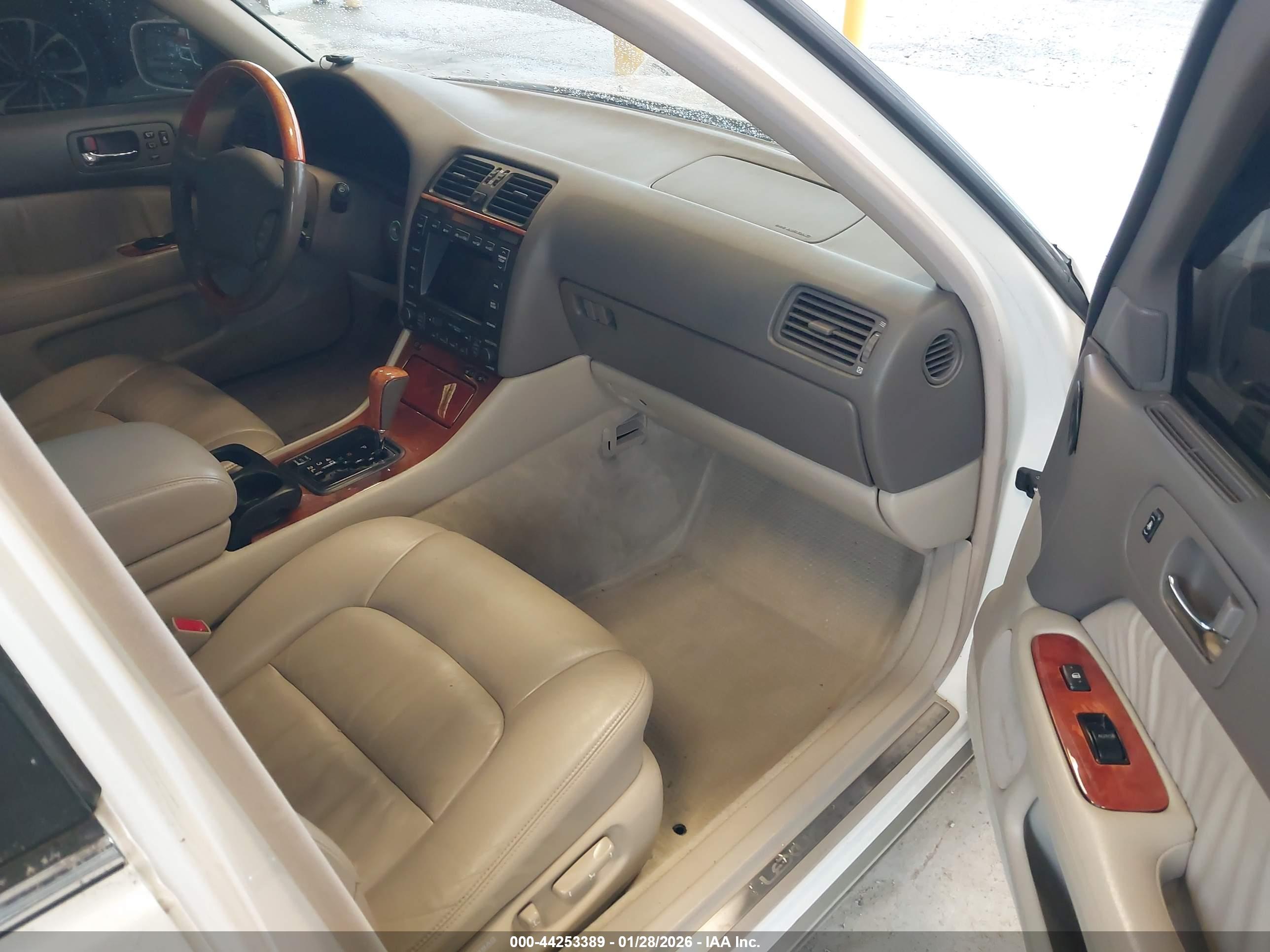 LEXUS LS image 5