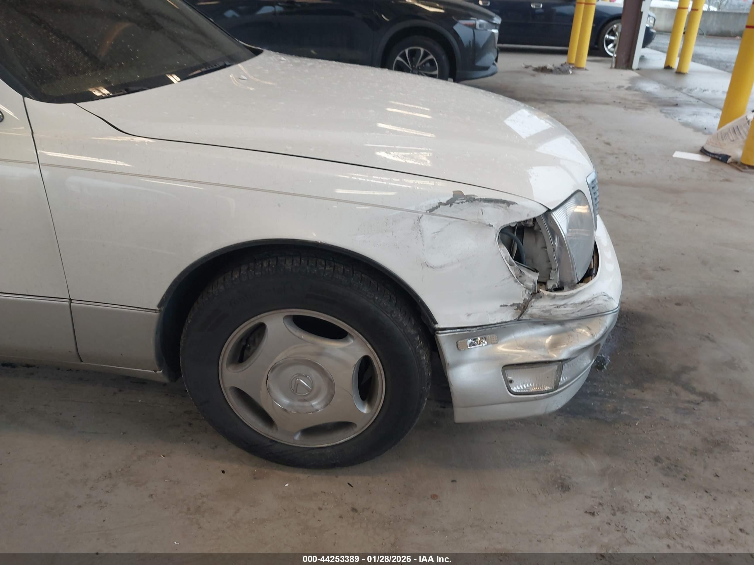 LEXUS LS image 6