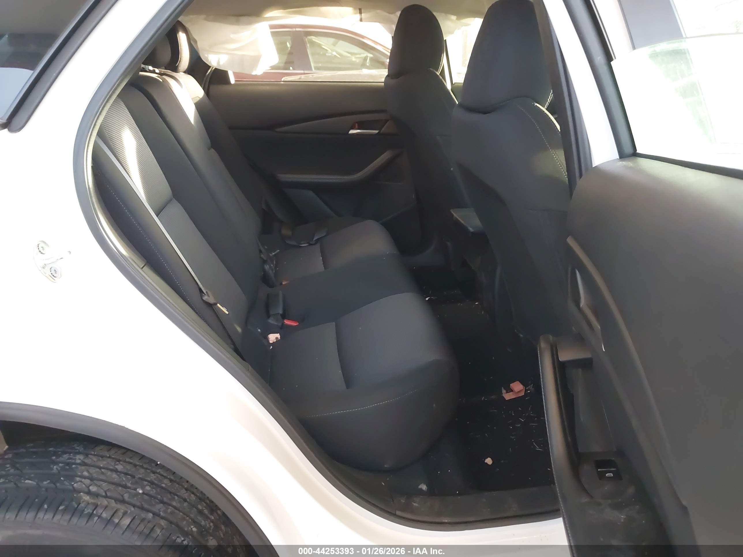 MAZDA CX-30 image 8