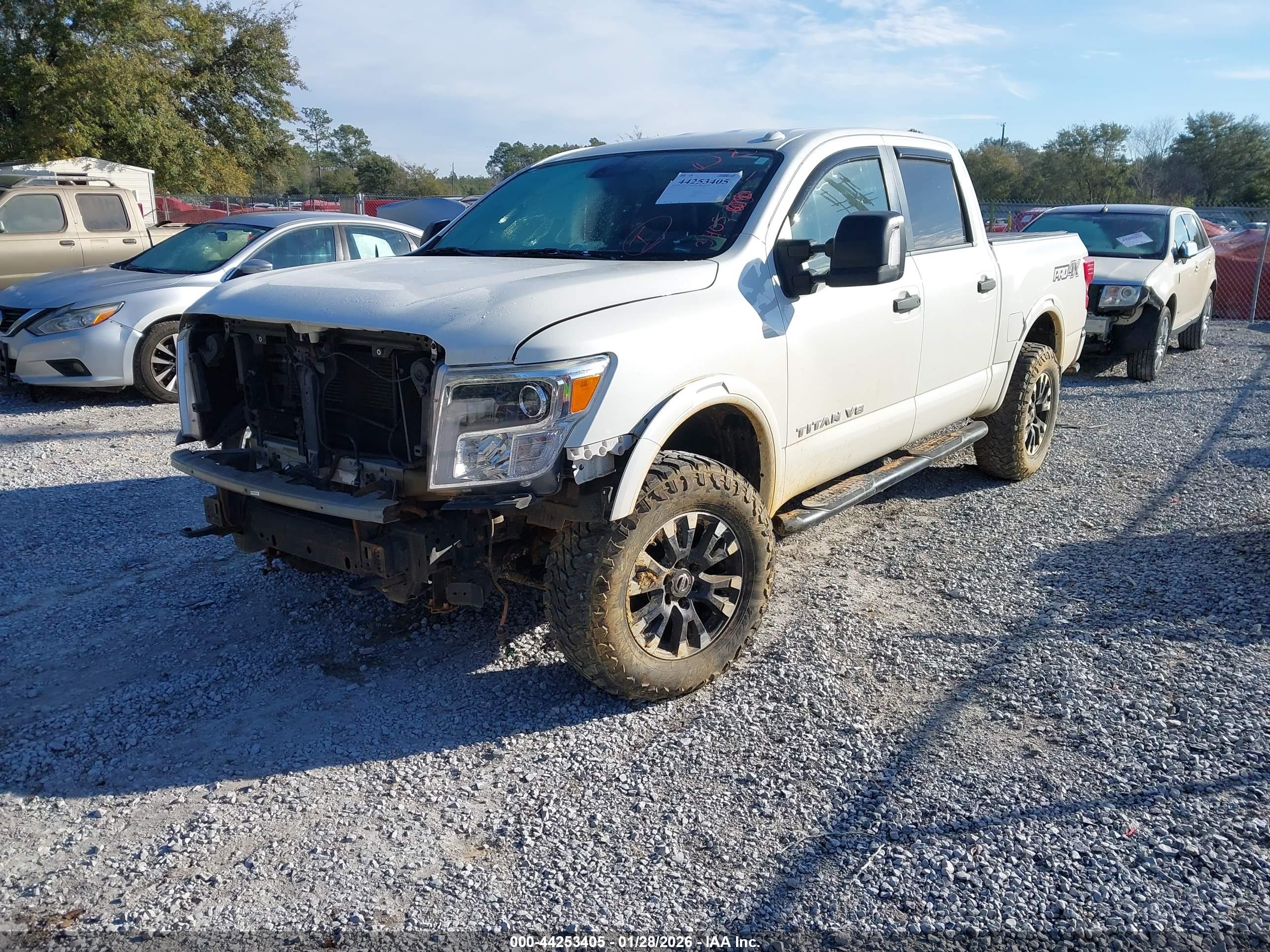 NISSAN TITAN image 2