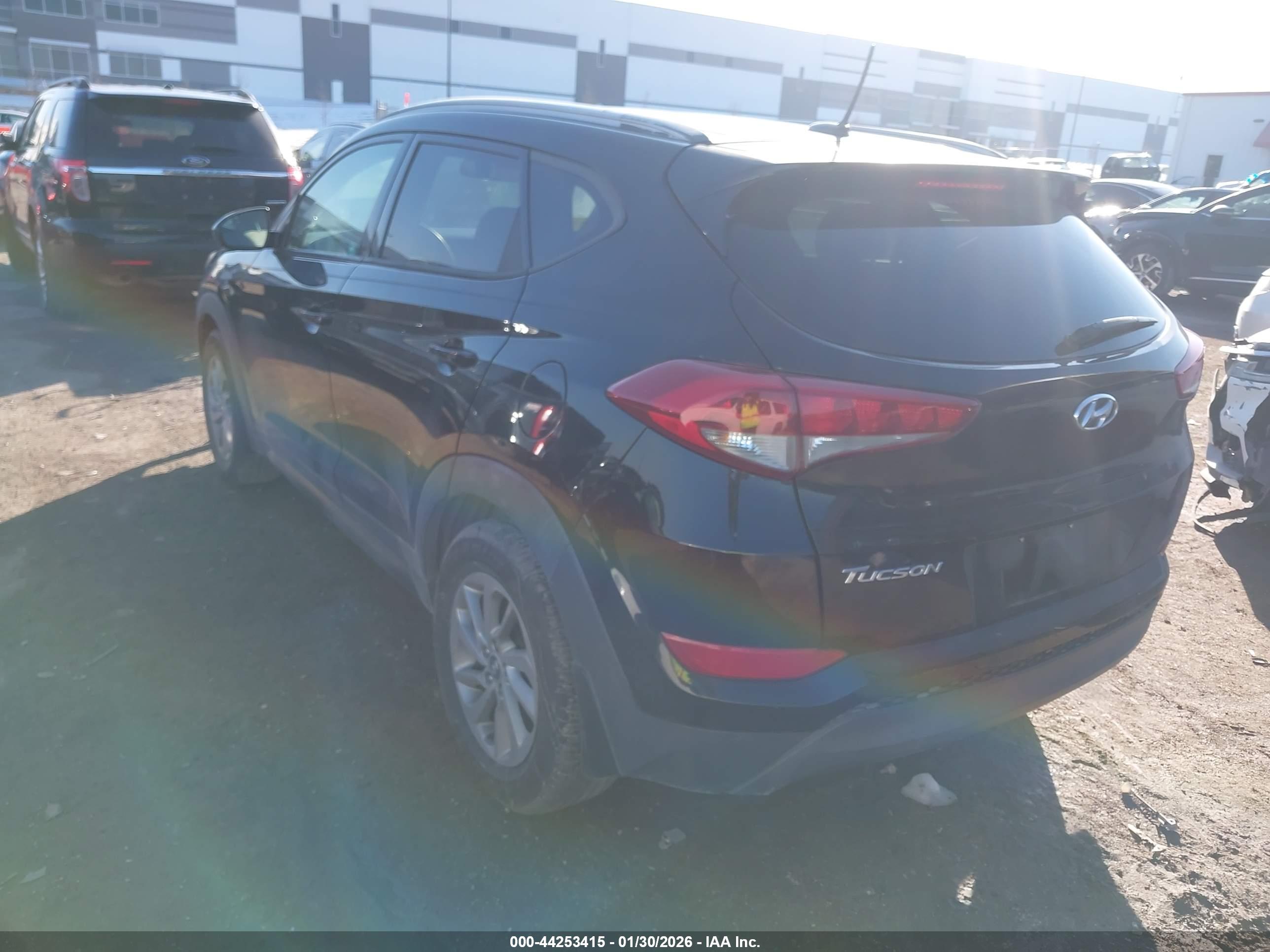 HYUNDAI TUCSON image 3