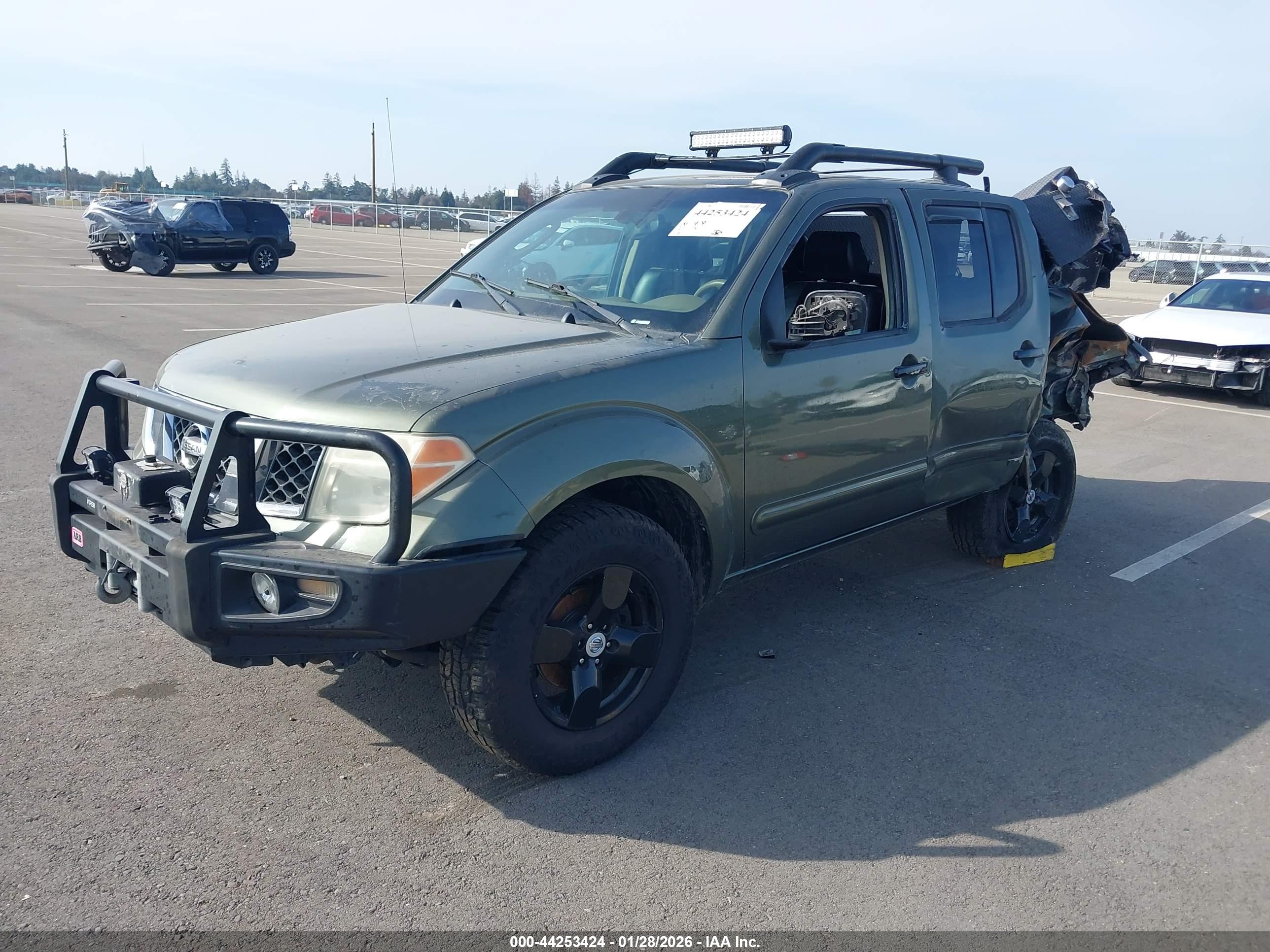 NISSAN FRONTIER image 2