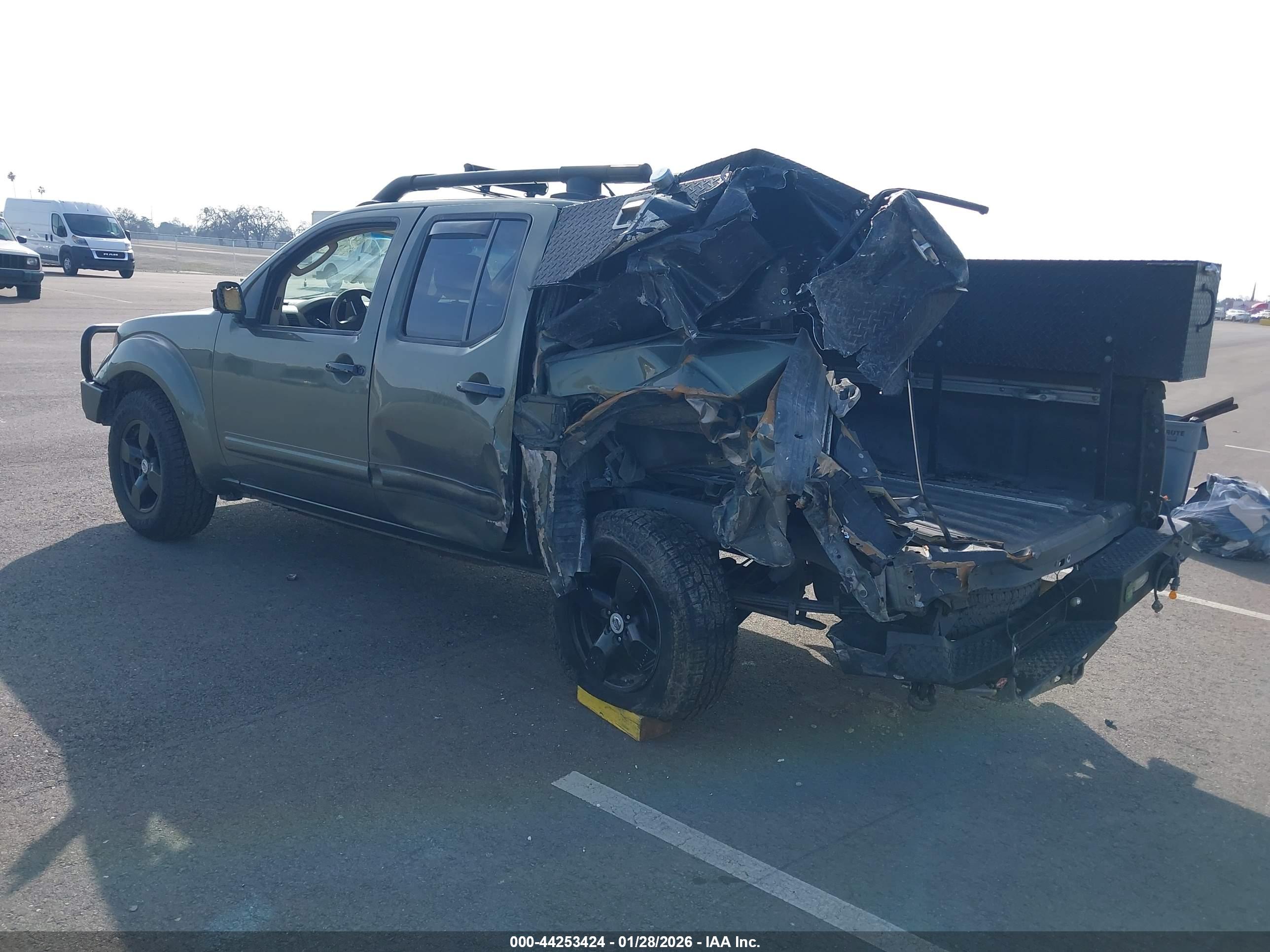 NISSAN FRONTIER image 3